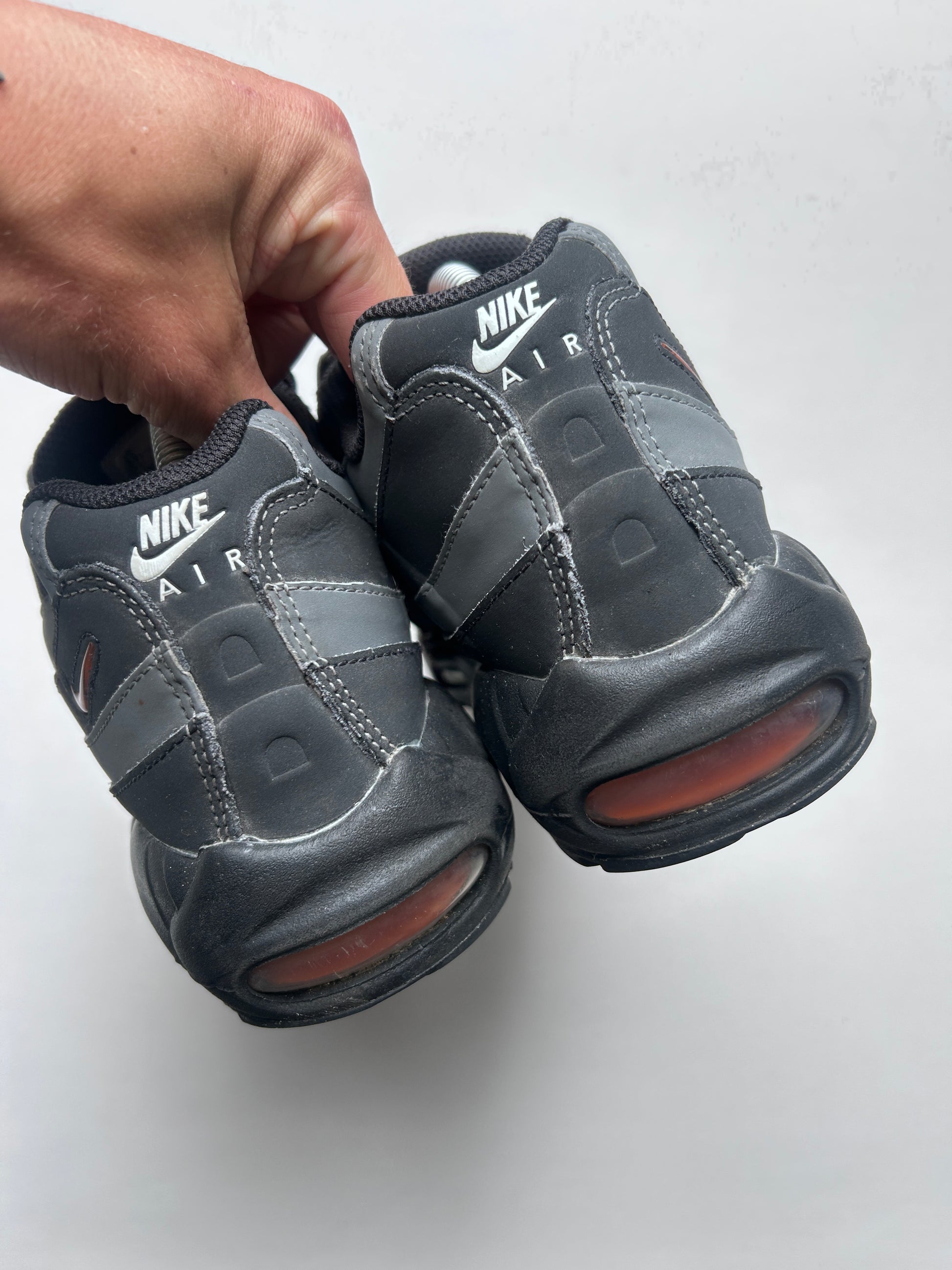 AIR MAX 95 “BLACK/ORANGE” 42EU