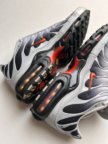 AIR MAX PLUS “GREY PICANTE RED” 45EU