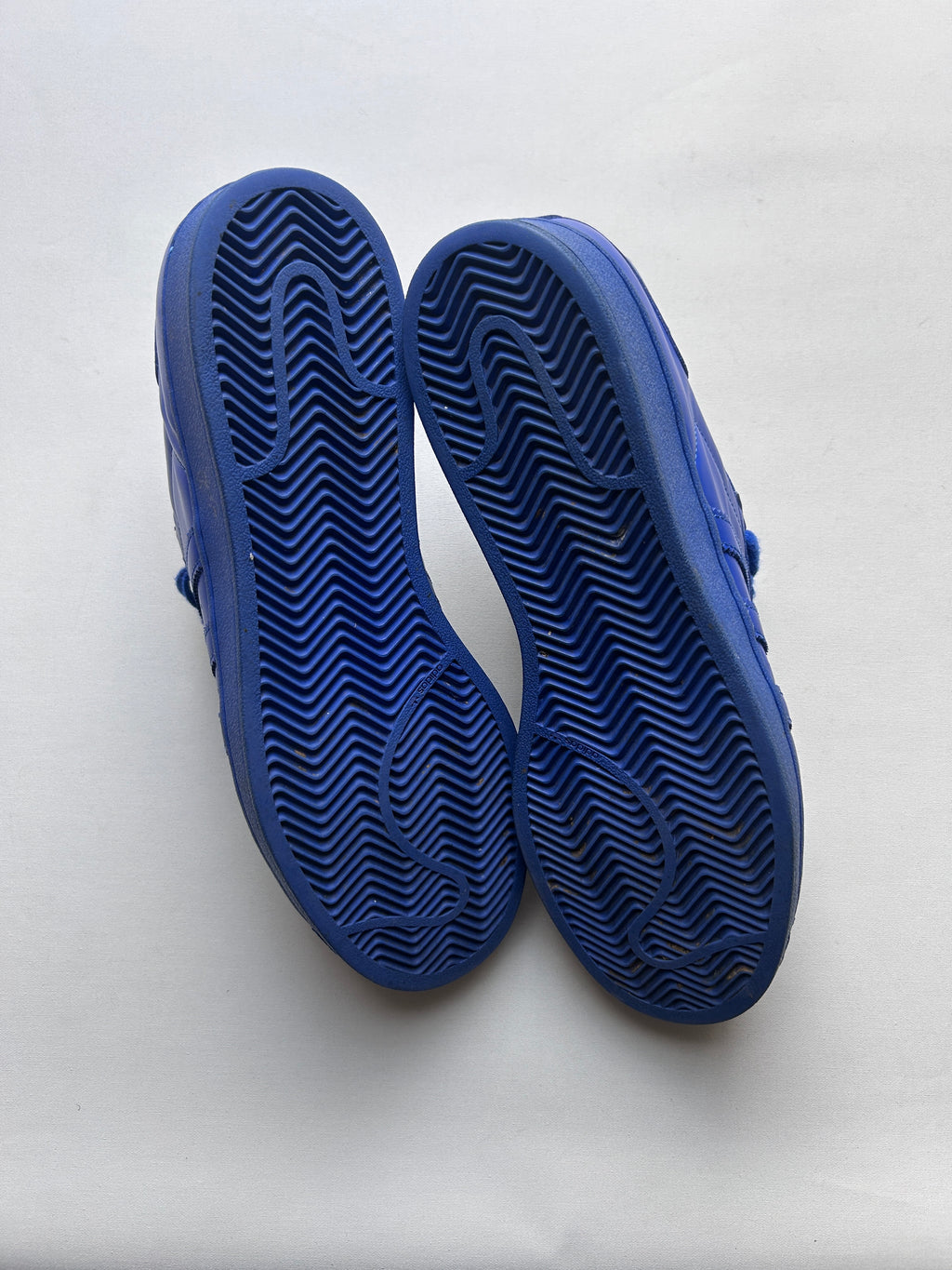 PHARELL SUPERSTAR BLUE (44,5EU)