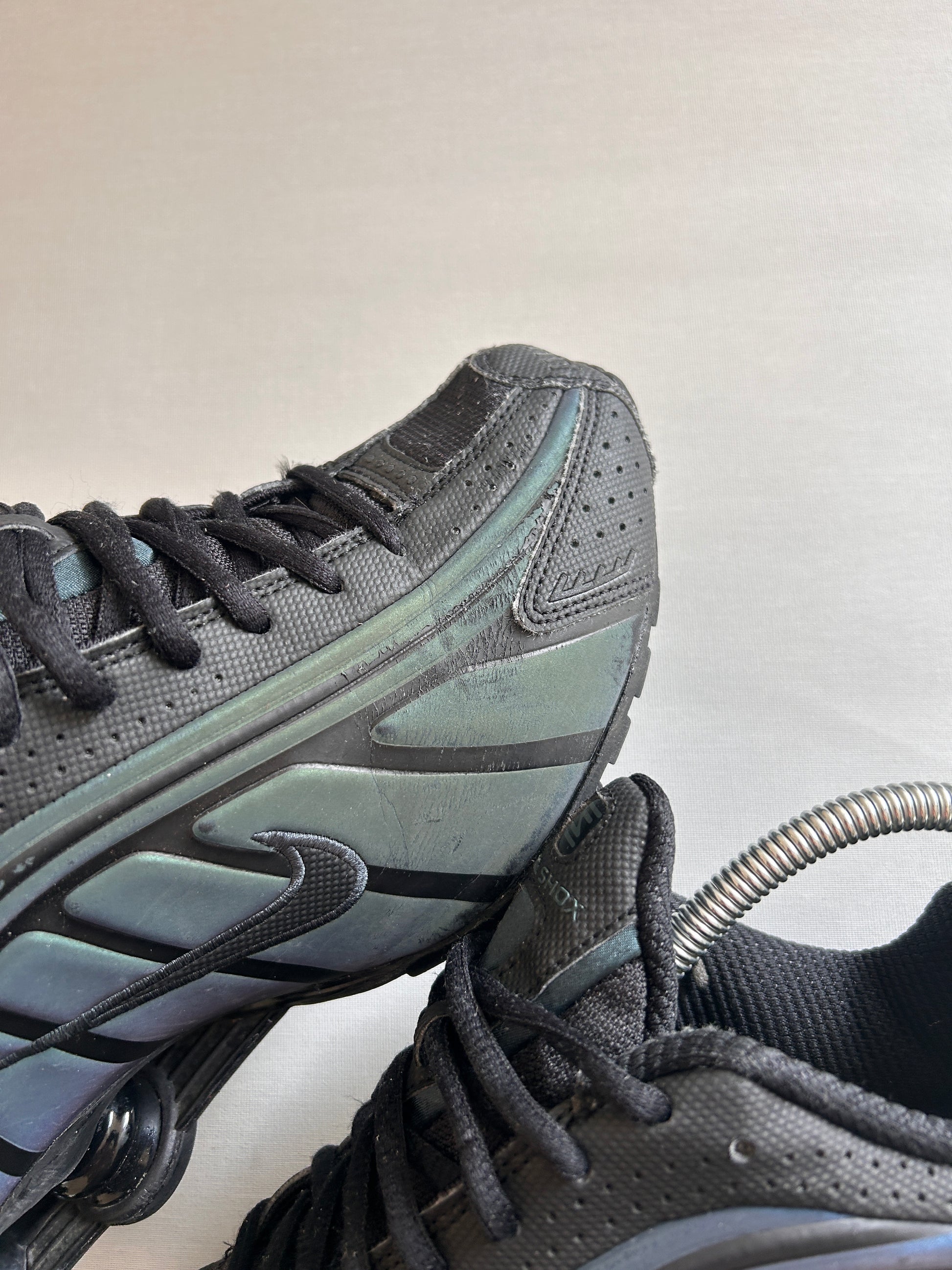 NIKE SHOX R4 REFLECTIVE SE (39EU)