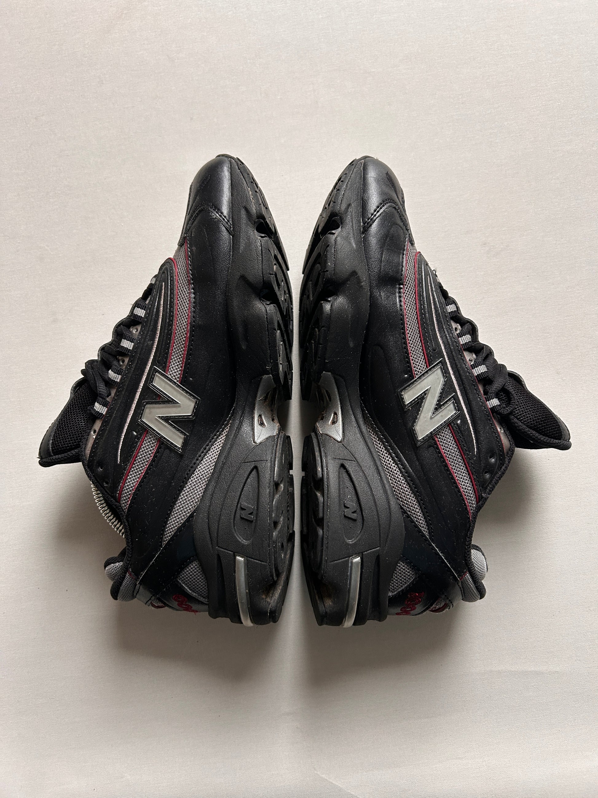 NB1000 “BLACK/RED” 42,5EU