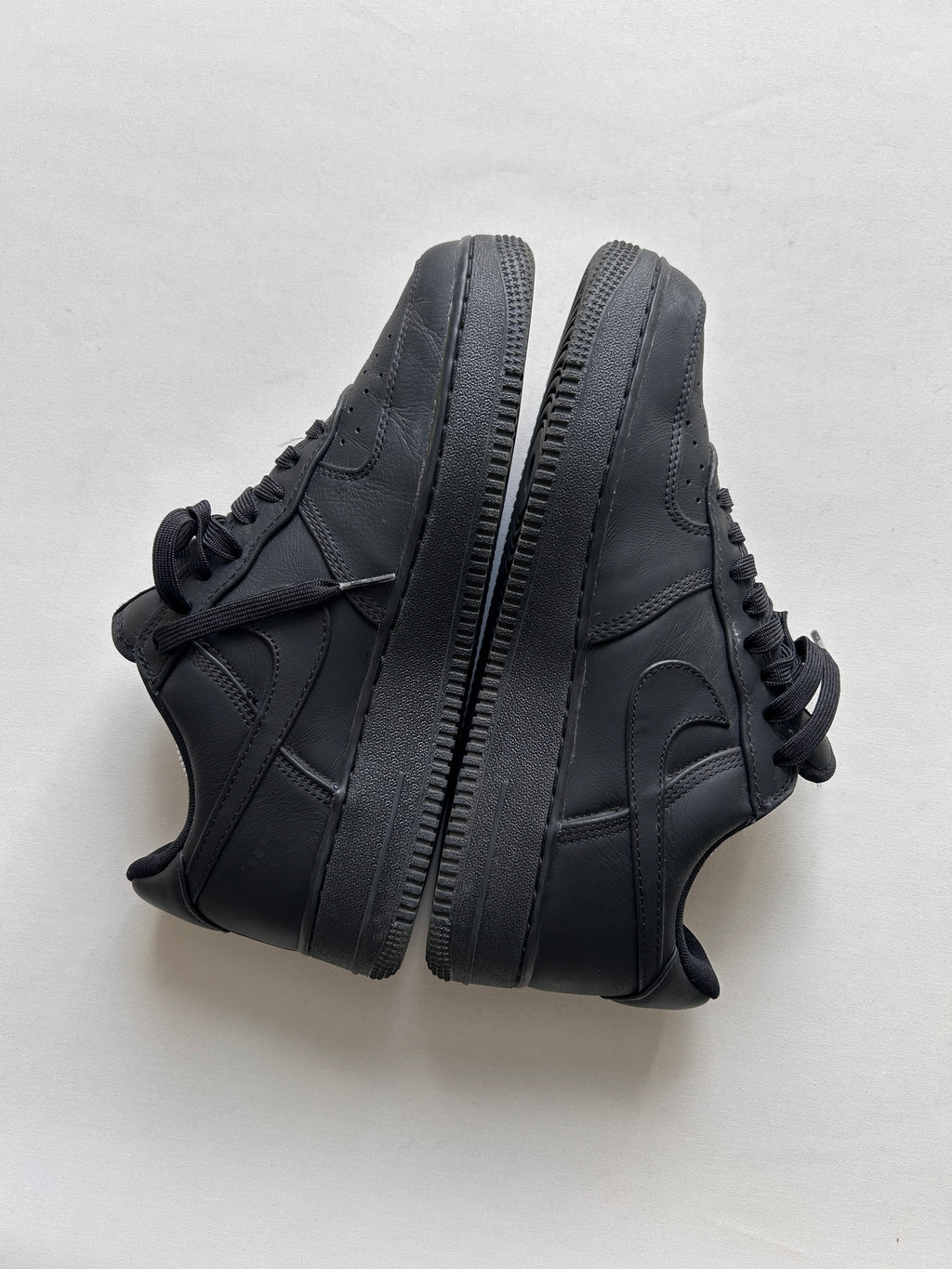 AIR FORCE 1 BLACK (42.5EU)