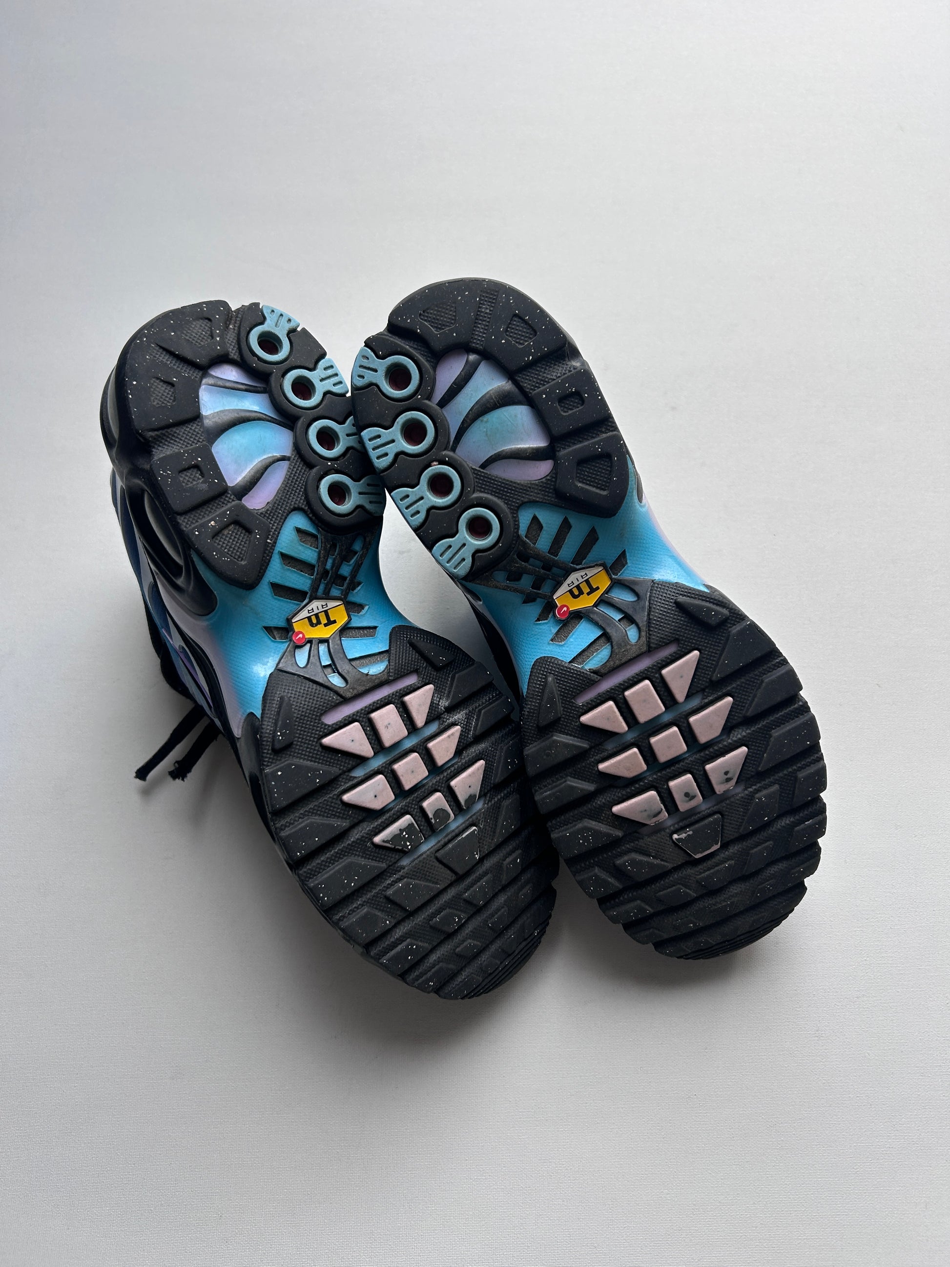 AIR MAX PLUS “BLACK HYDRANGEAS” 37,5EU