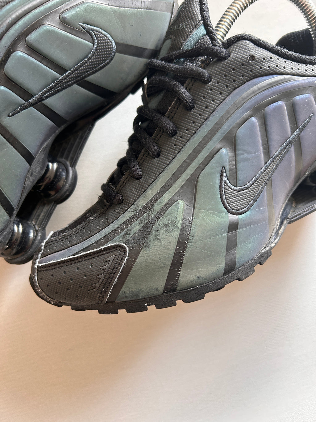 NIKE SHOX R4 REFLECTIVE SE (39EU)