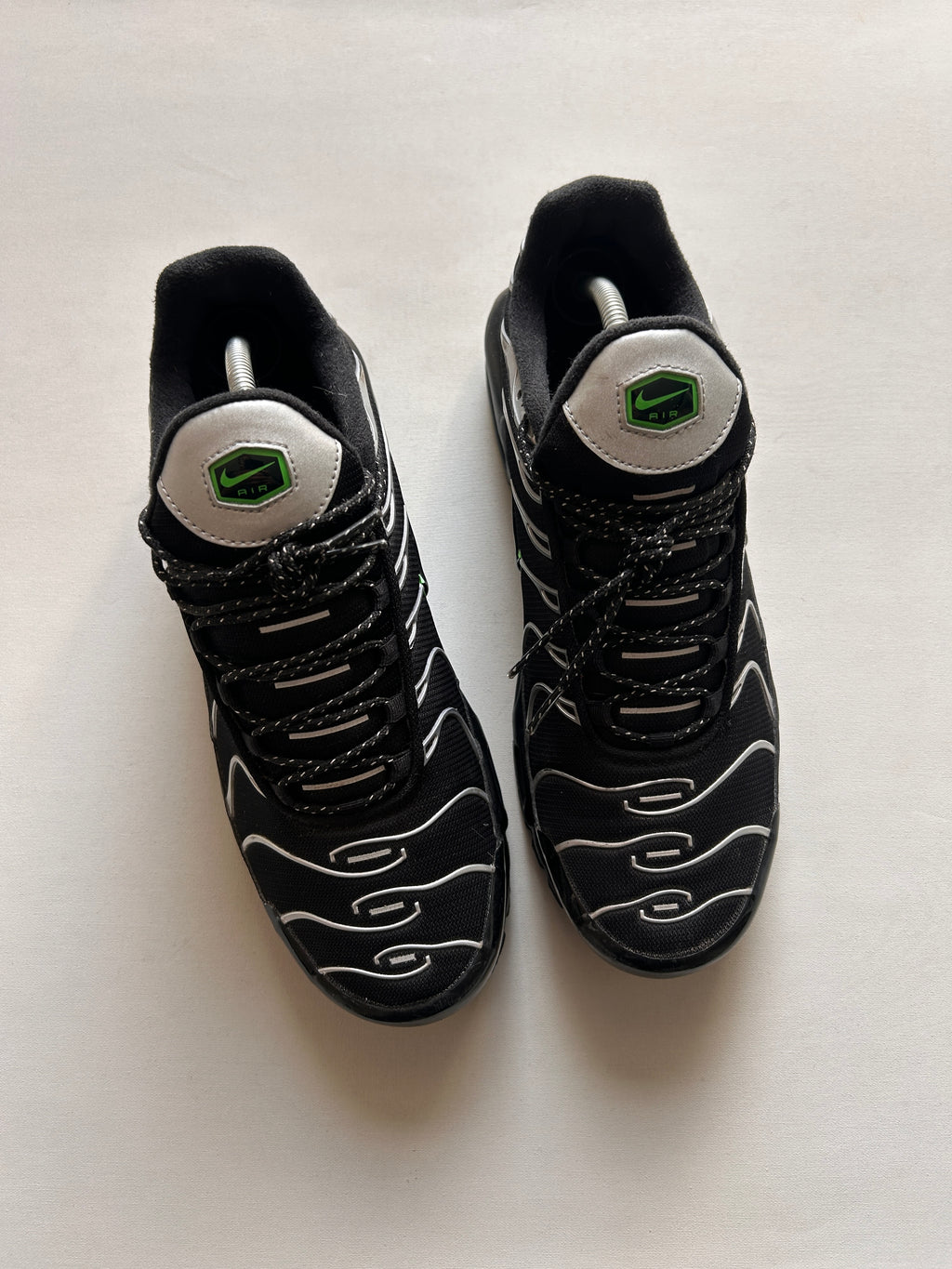 AIR MAX PLUS “BLACK GREEN STRIKE” 45EU