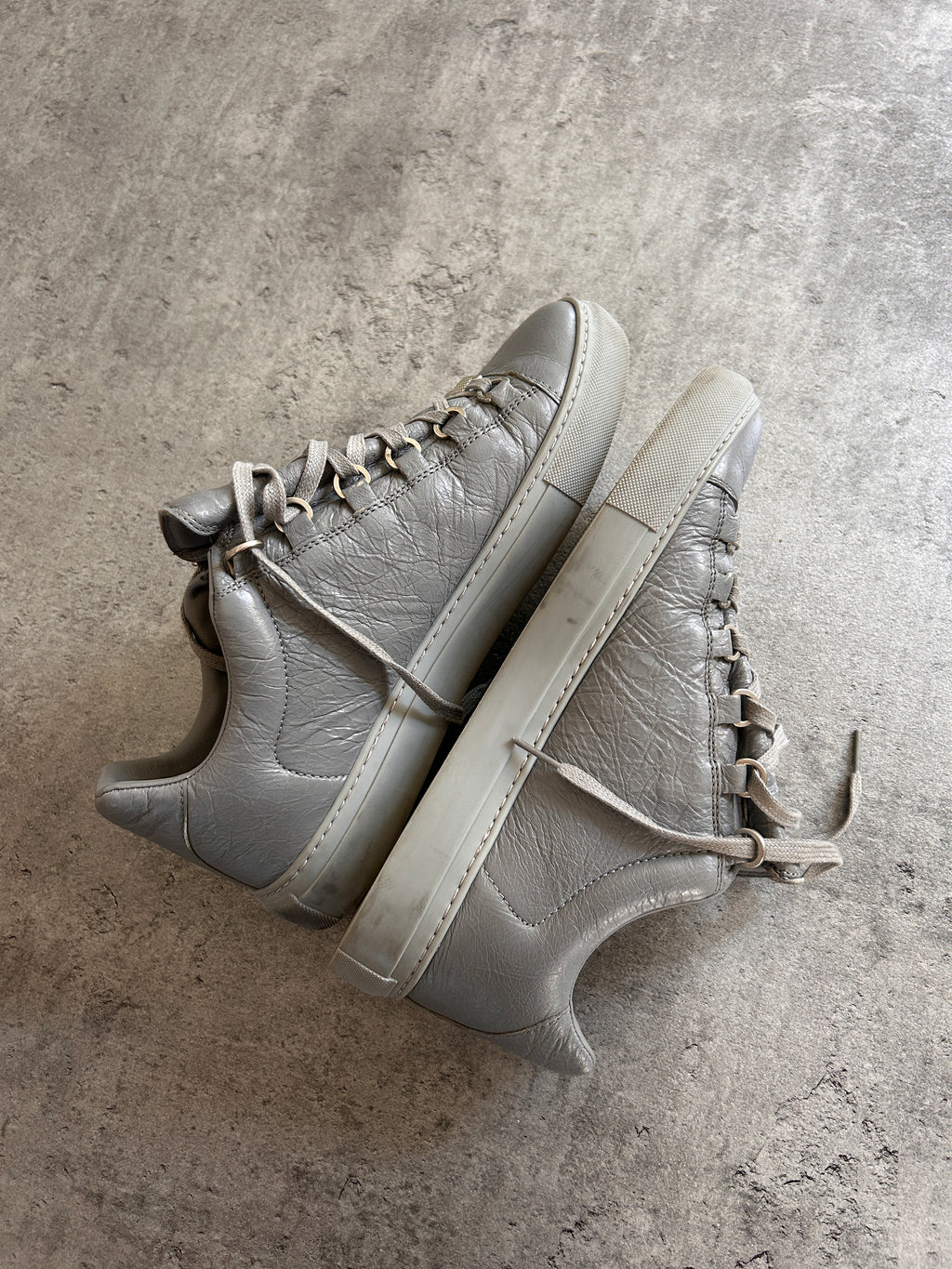 BALENCIAGA ARENA LOWS “43EU”