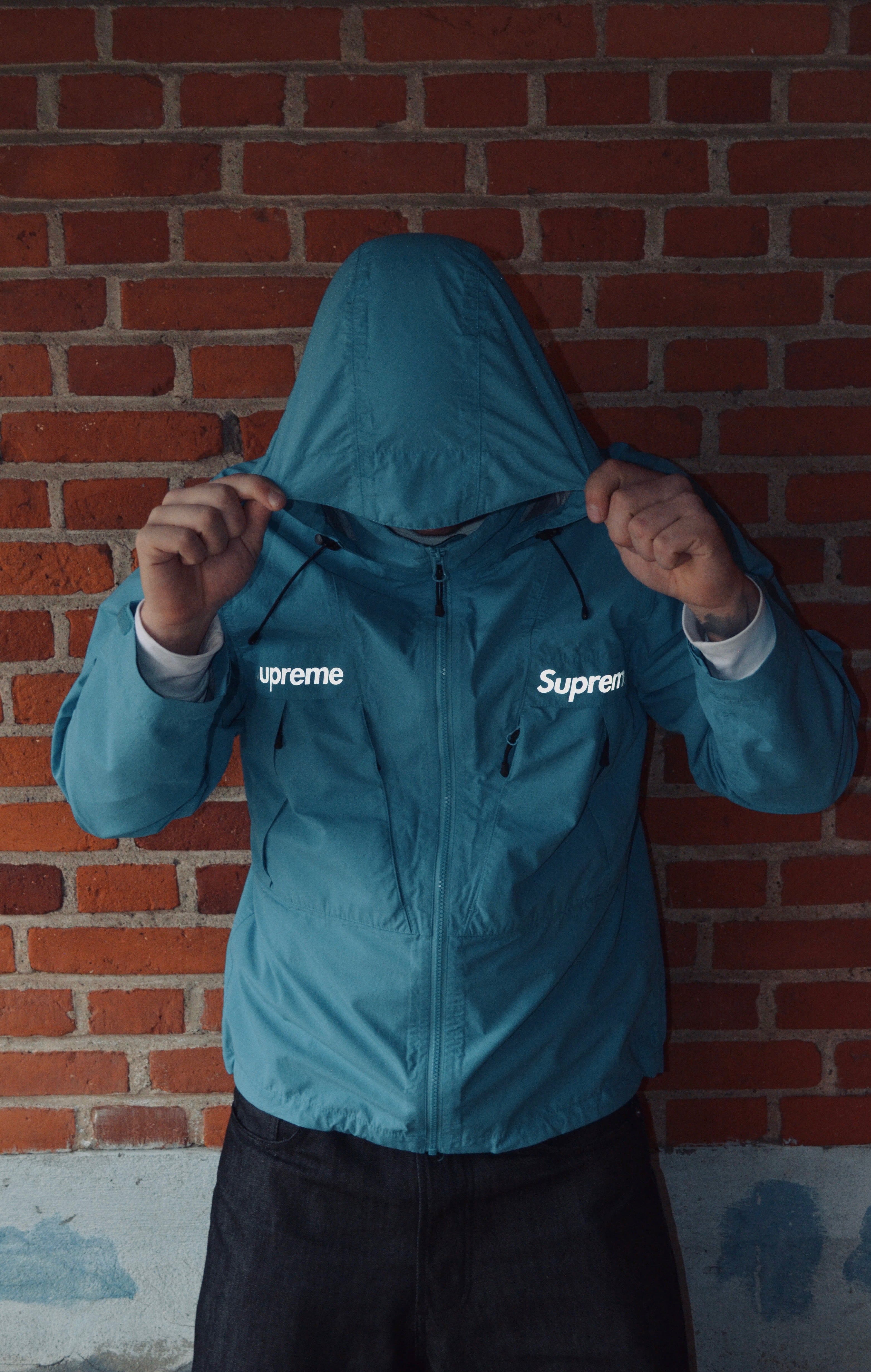 SUPREME TAPED SEAM WATERPROOF JACKET FW2017 (M/L) – Kicksweep