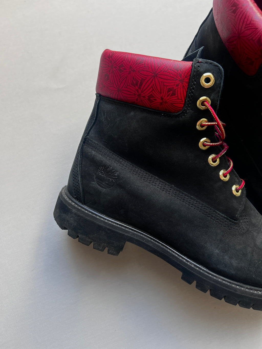 TIMBERLAND 6INCH BOOT “BLACK/RED” 45EU