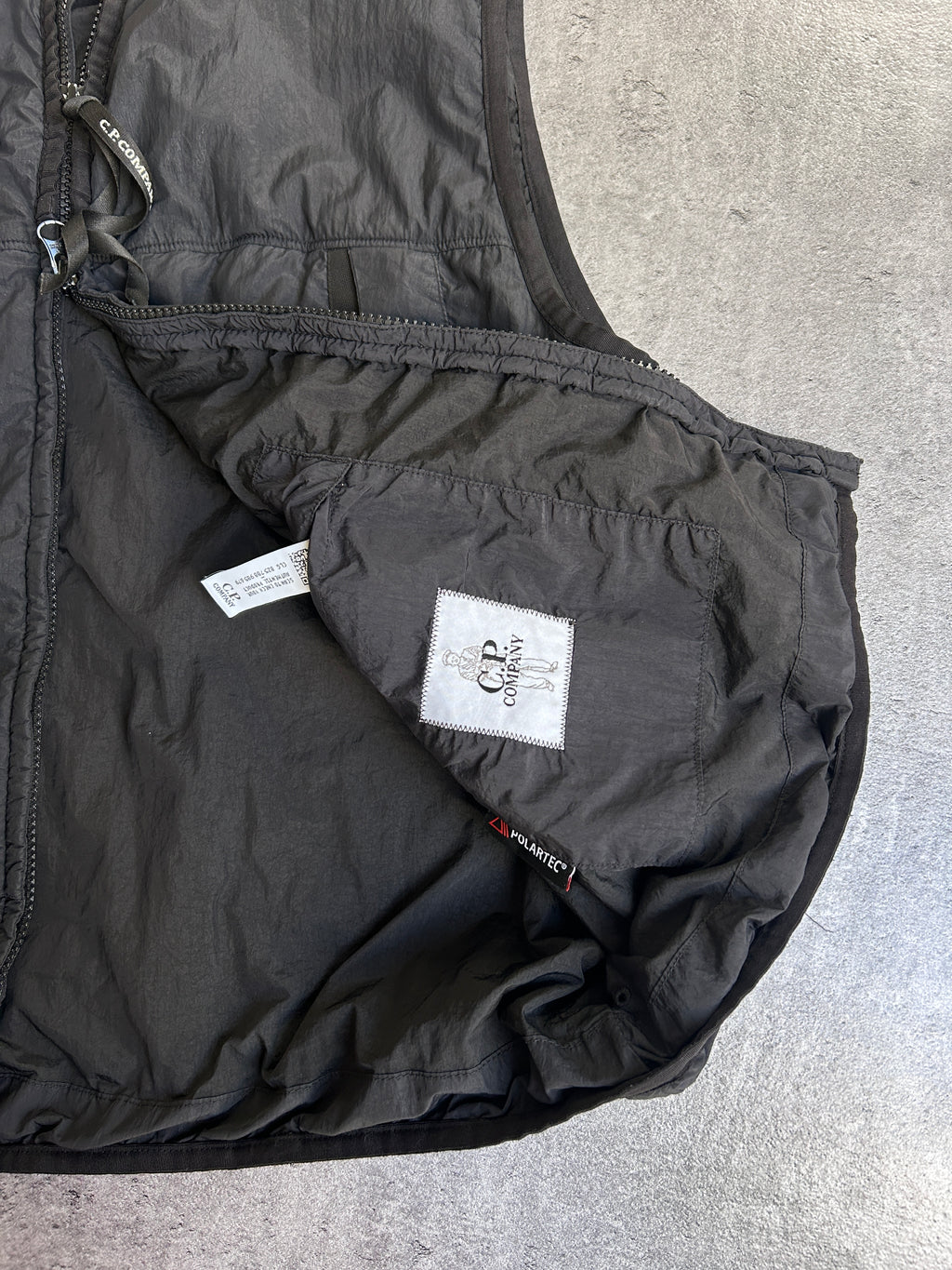 C.P COMPANY GDP NYLON VEST (L)