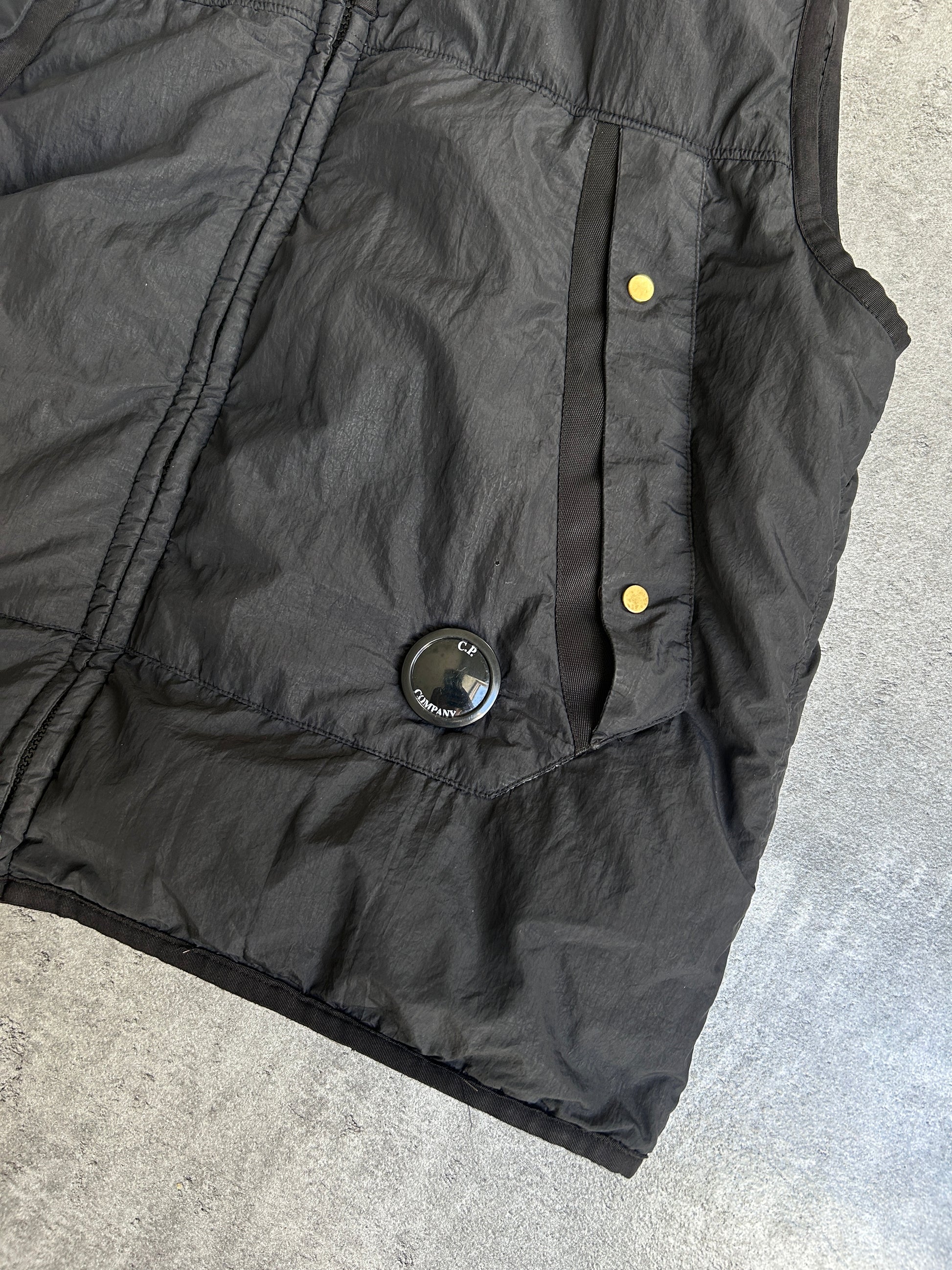 C.P COMPANY GDP NYLON VEST (L)