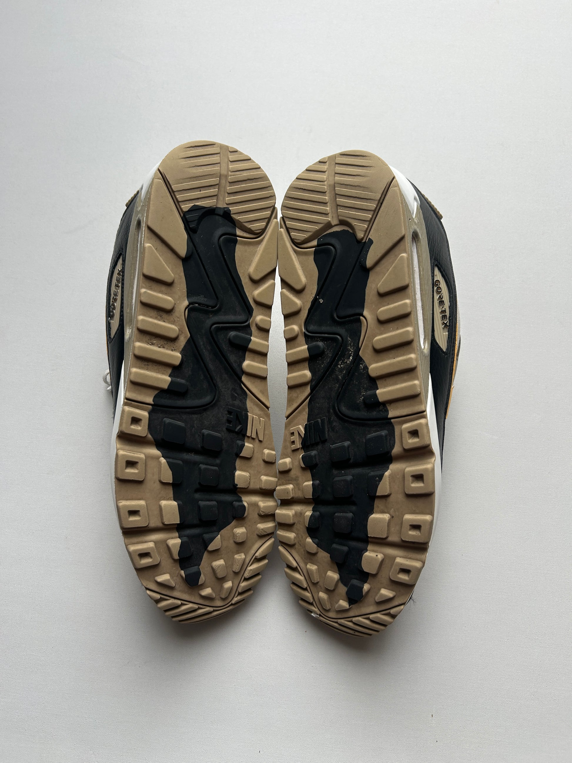 AIR MAX 90 GORE TEX (45EU)