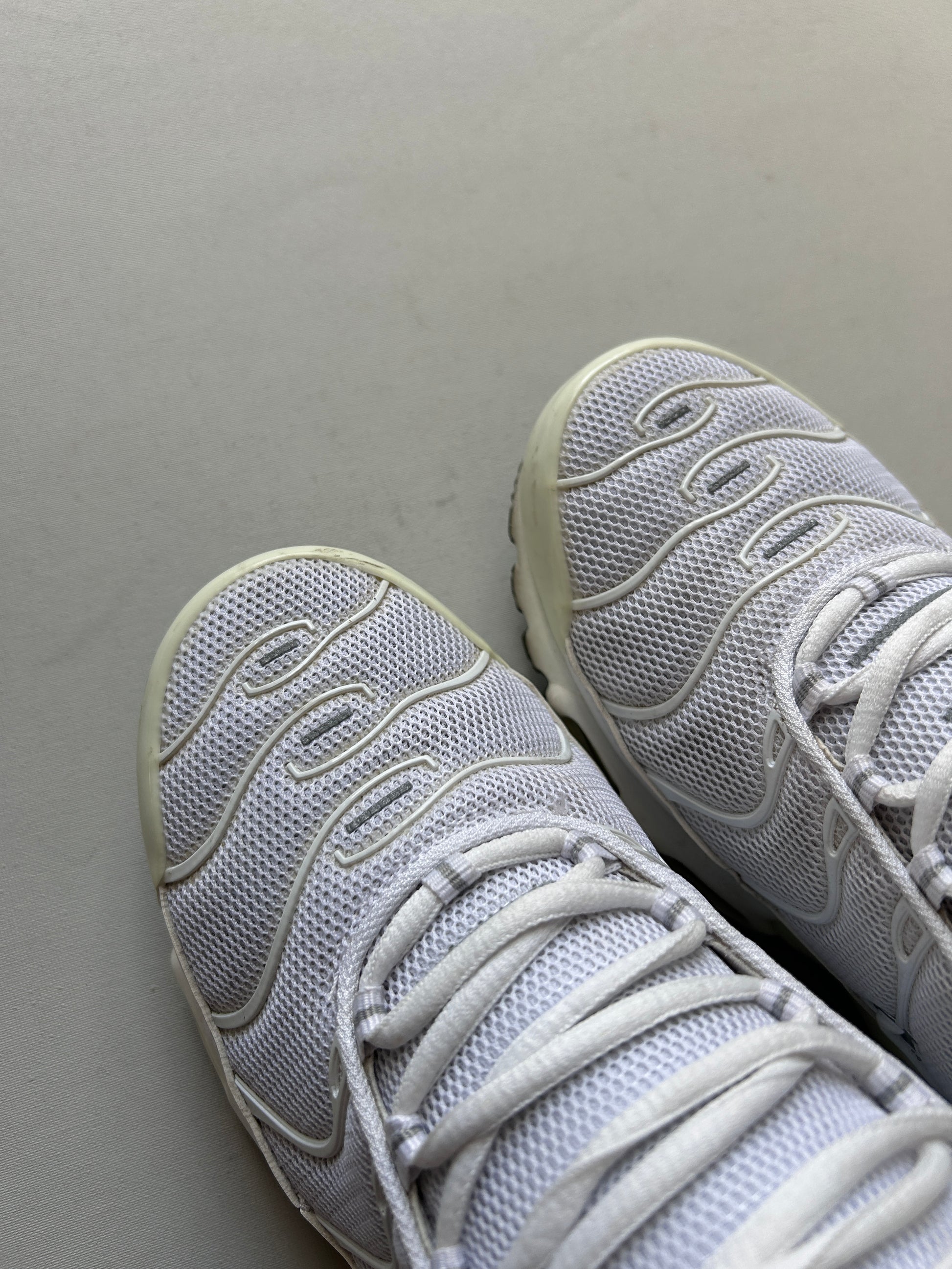 AIR MAX PLUS “WHITE” 42EU