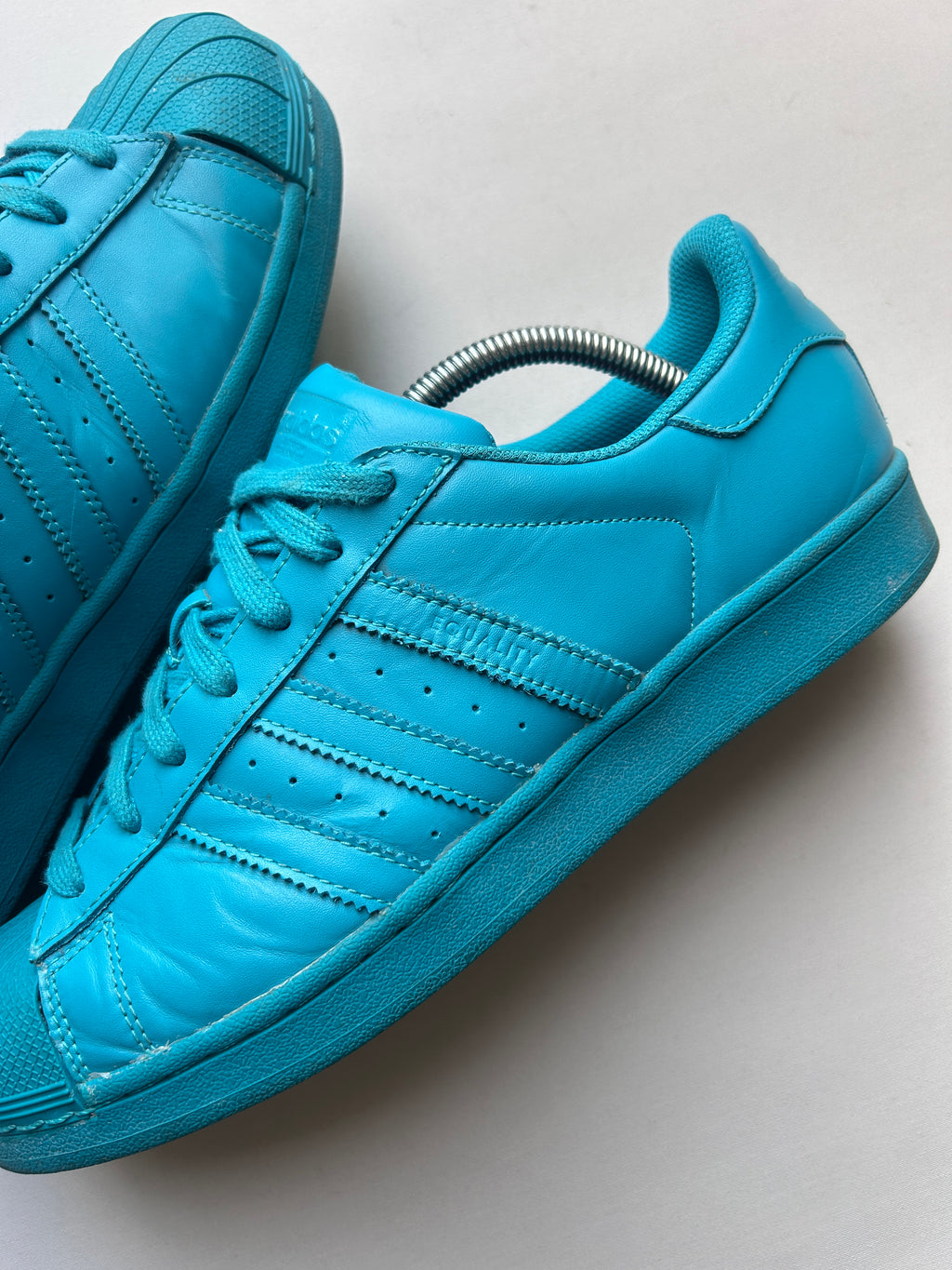 PHARELL SUPERSTAR TURQUOISE (44EU)