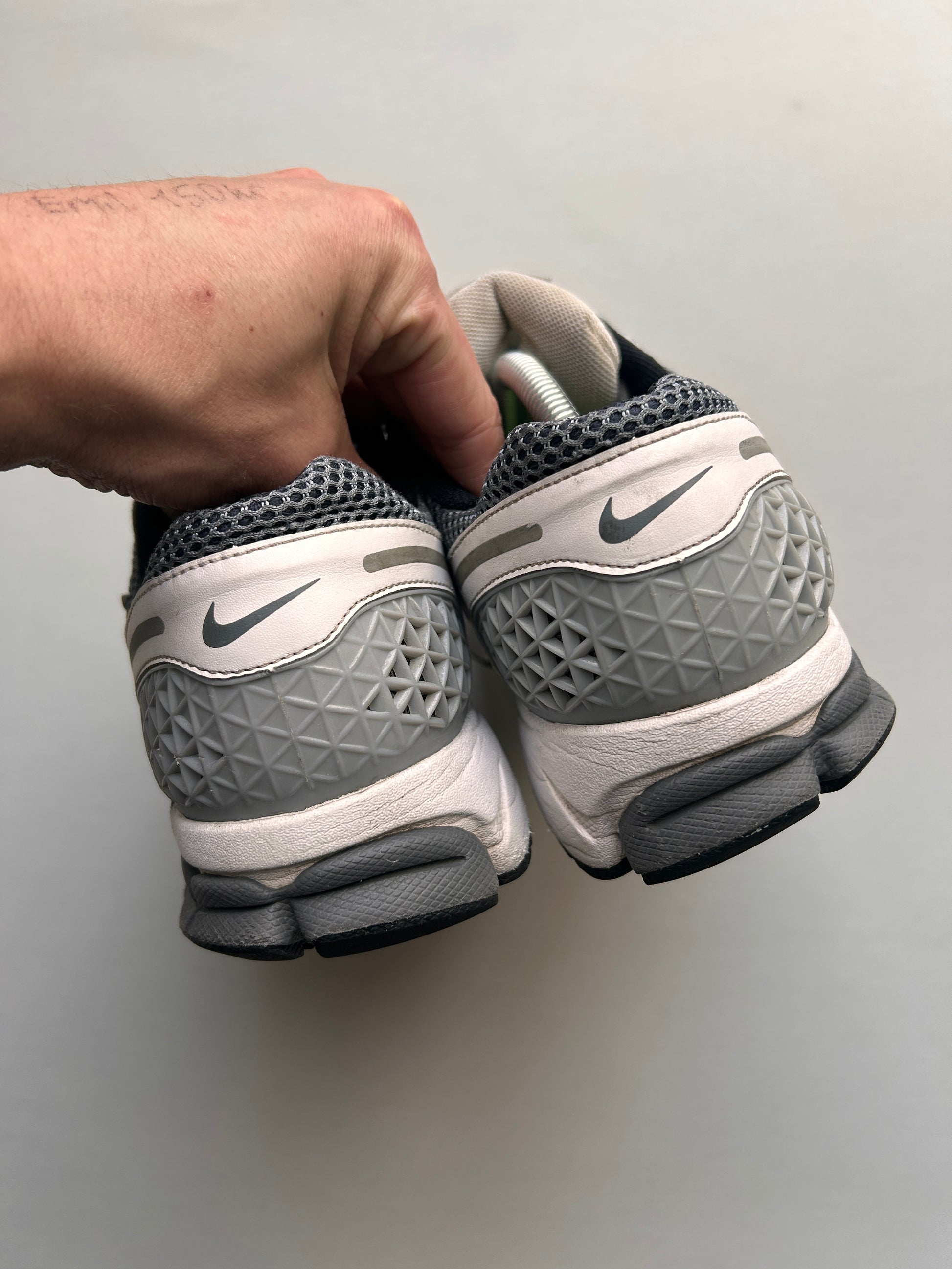 NIKE VOMERO 5 “BLACK/GREY/WHITE” 45EU