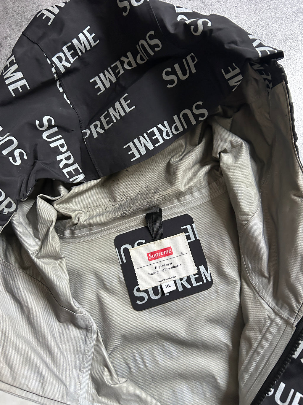 SUPREME REPEAT REFLECTIVE JACKET (XL)