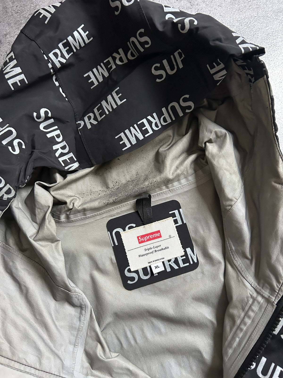 SUPREME REPEAT REFLECTIVE JACKET (XL)