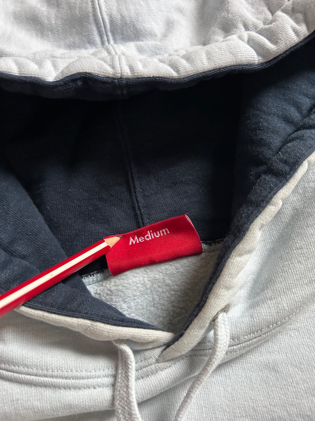 SUPREME CONTRAST EMBROIDERED HOODIE (M)