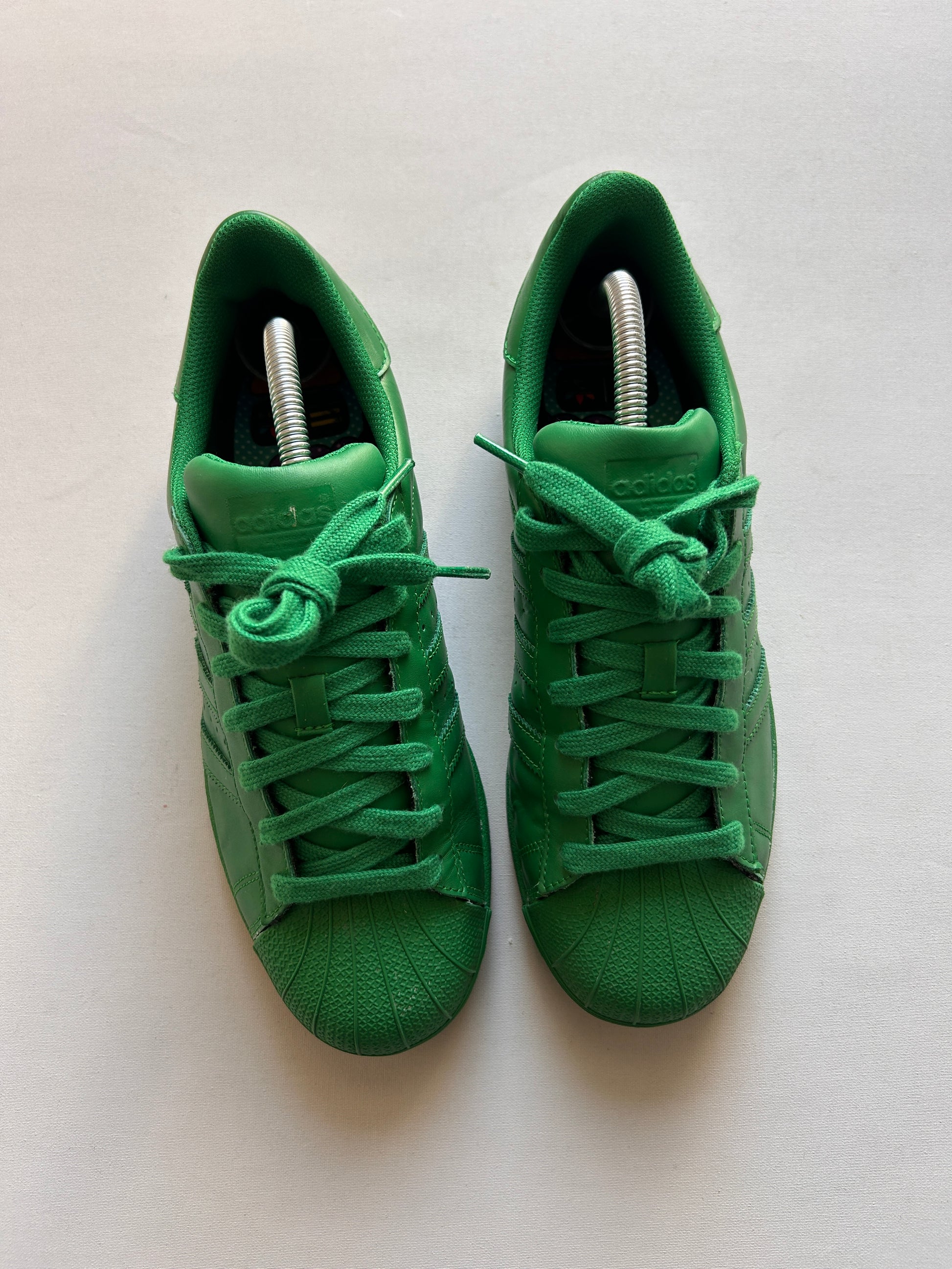 ADIDAS SUPERSTAR X PHARELL (42EU)