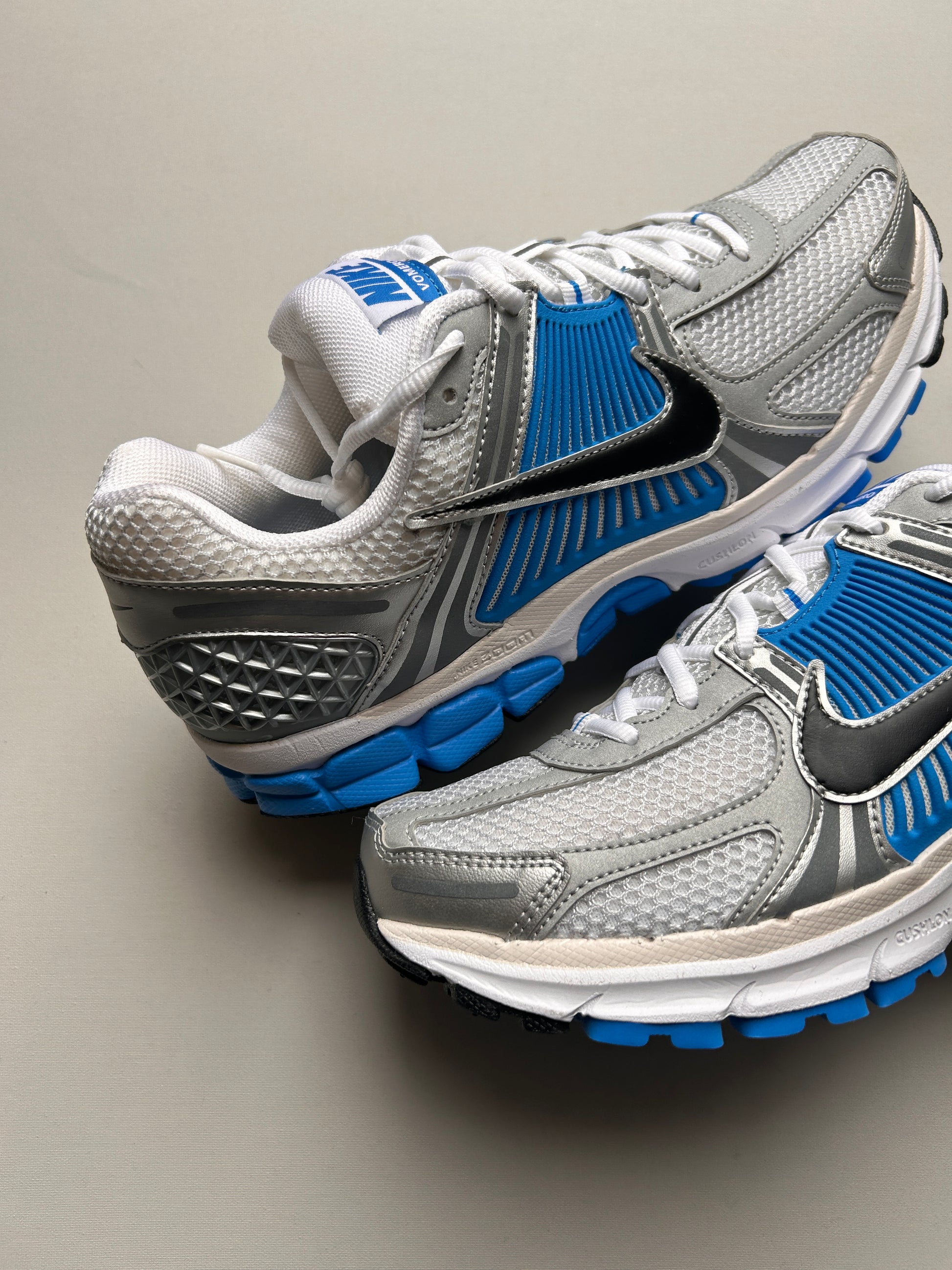 NIKE VOMERO 5 “SILVER/BLUE” 44EU