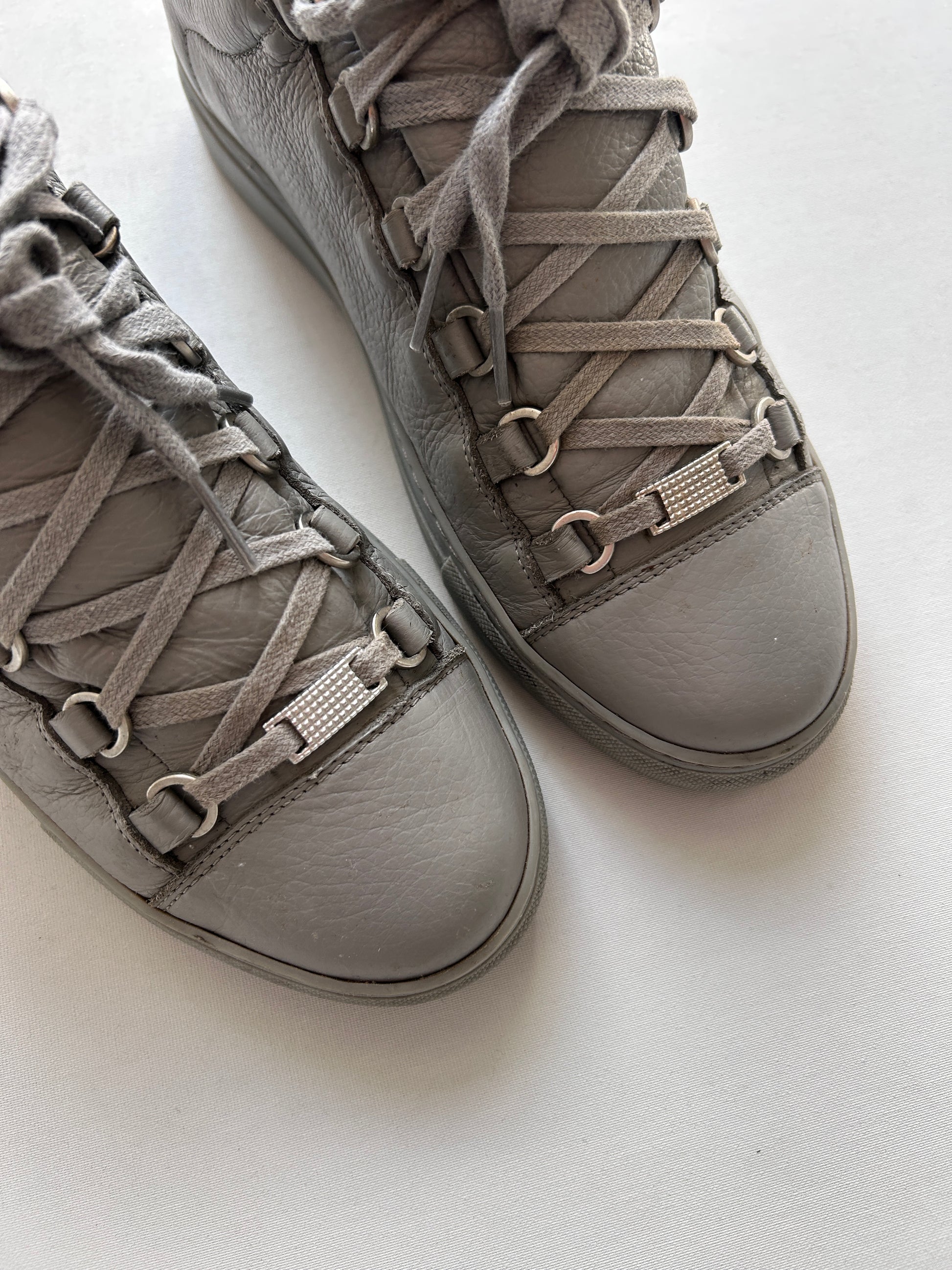 BALENCIAGA ARENA LOW (42EU)