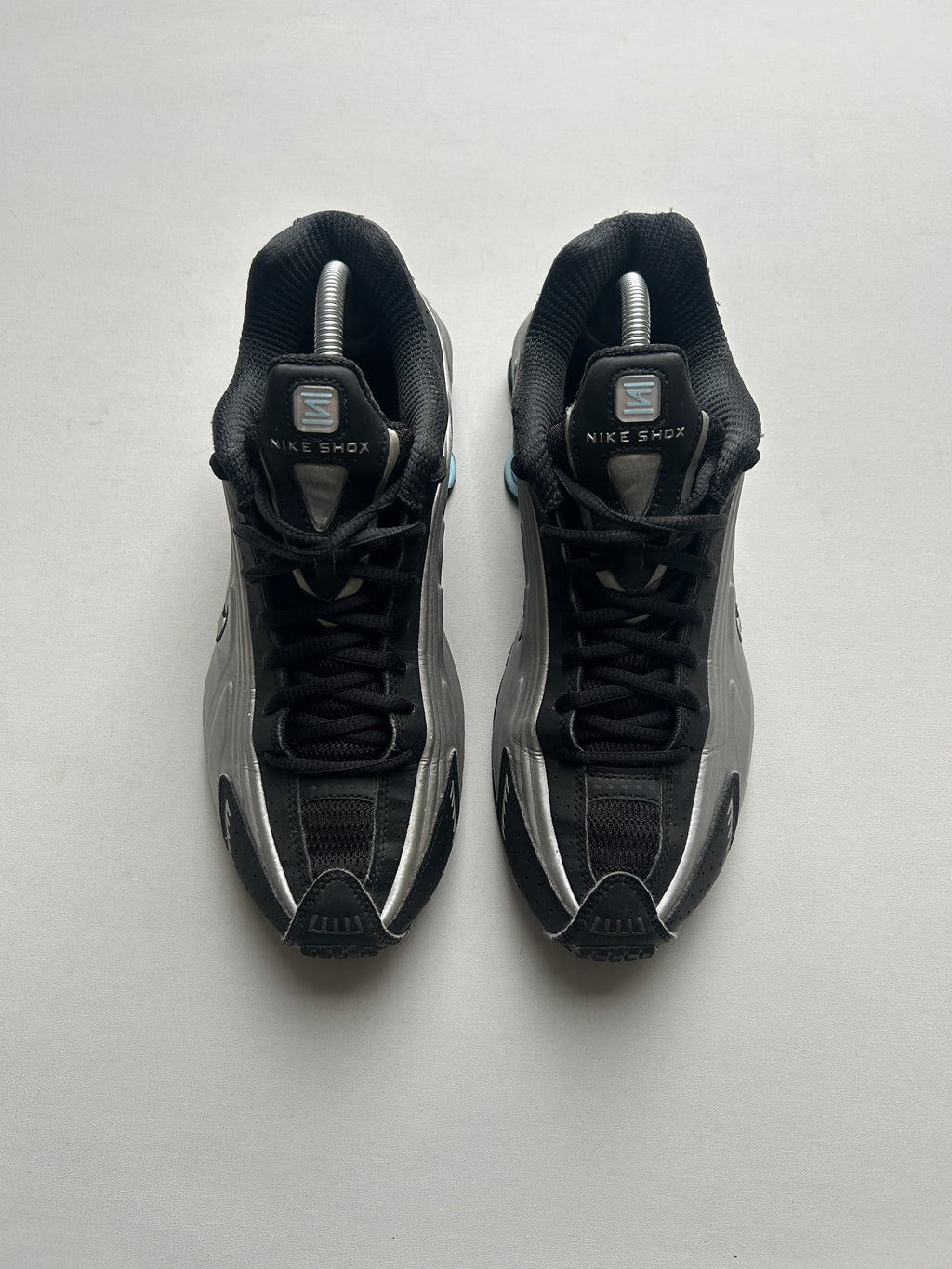 NIKE SHOX R4 “BLACK/SILVER/BLUE” 42EU