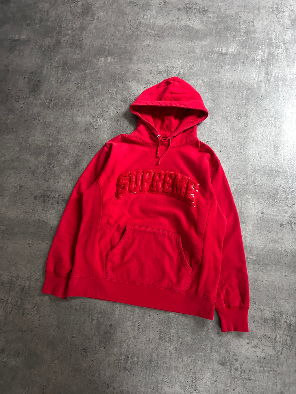 SUPREME PATENT CHENILLE ARC LOGO HOODIE “RED” (M)