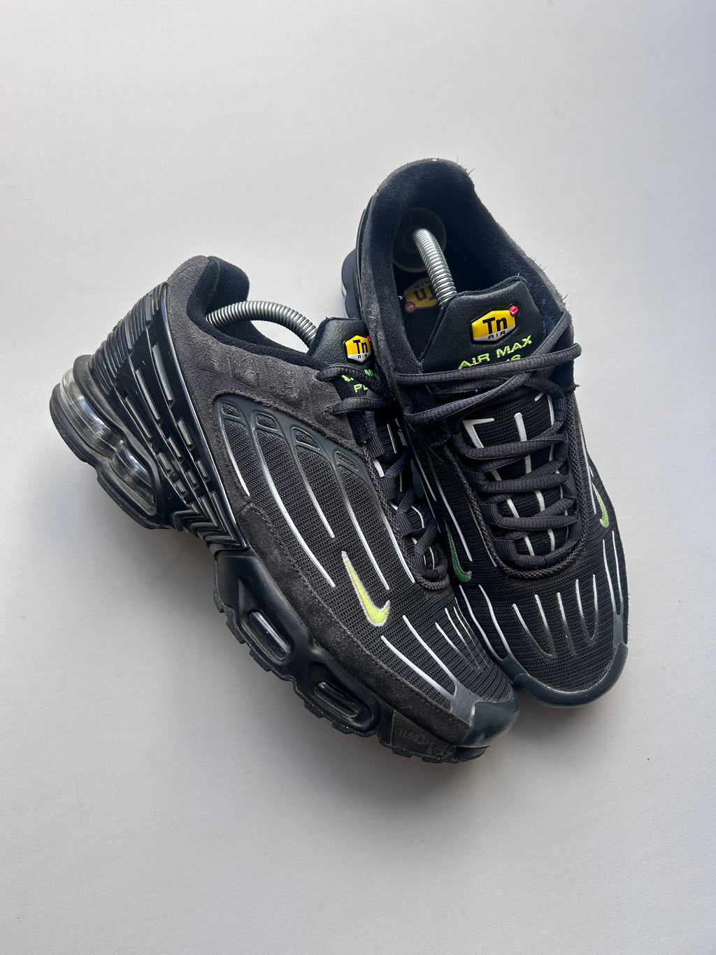 AIR MAX PLUS 3 “BLACK/NEON” 42,5EU