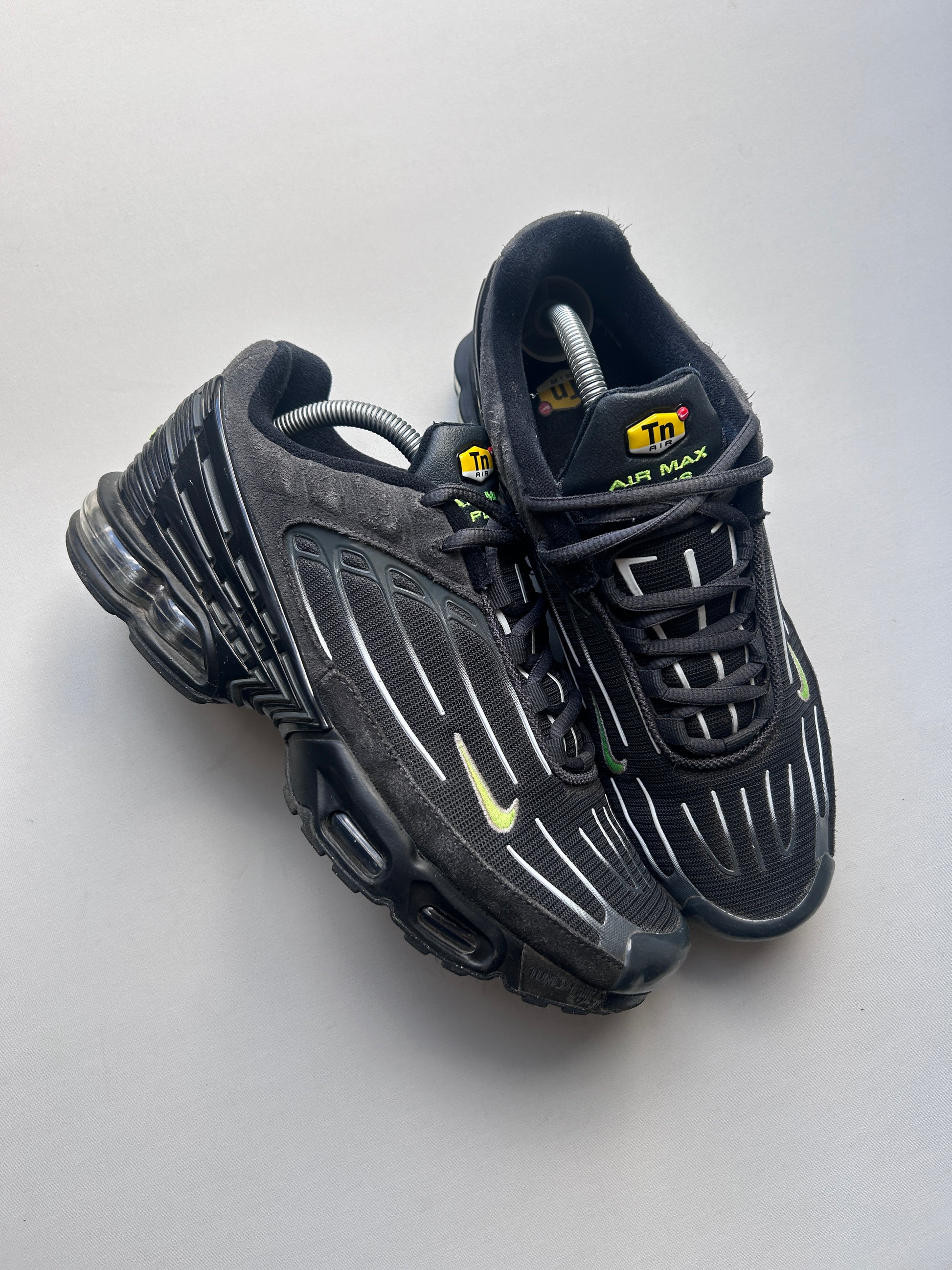 AIR MAX PLUS 3 “BLACK/NEON” 42,5EU