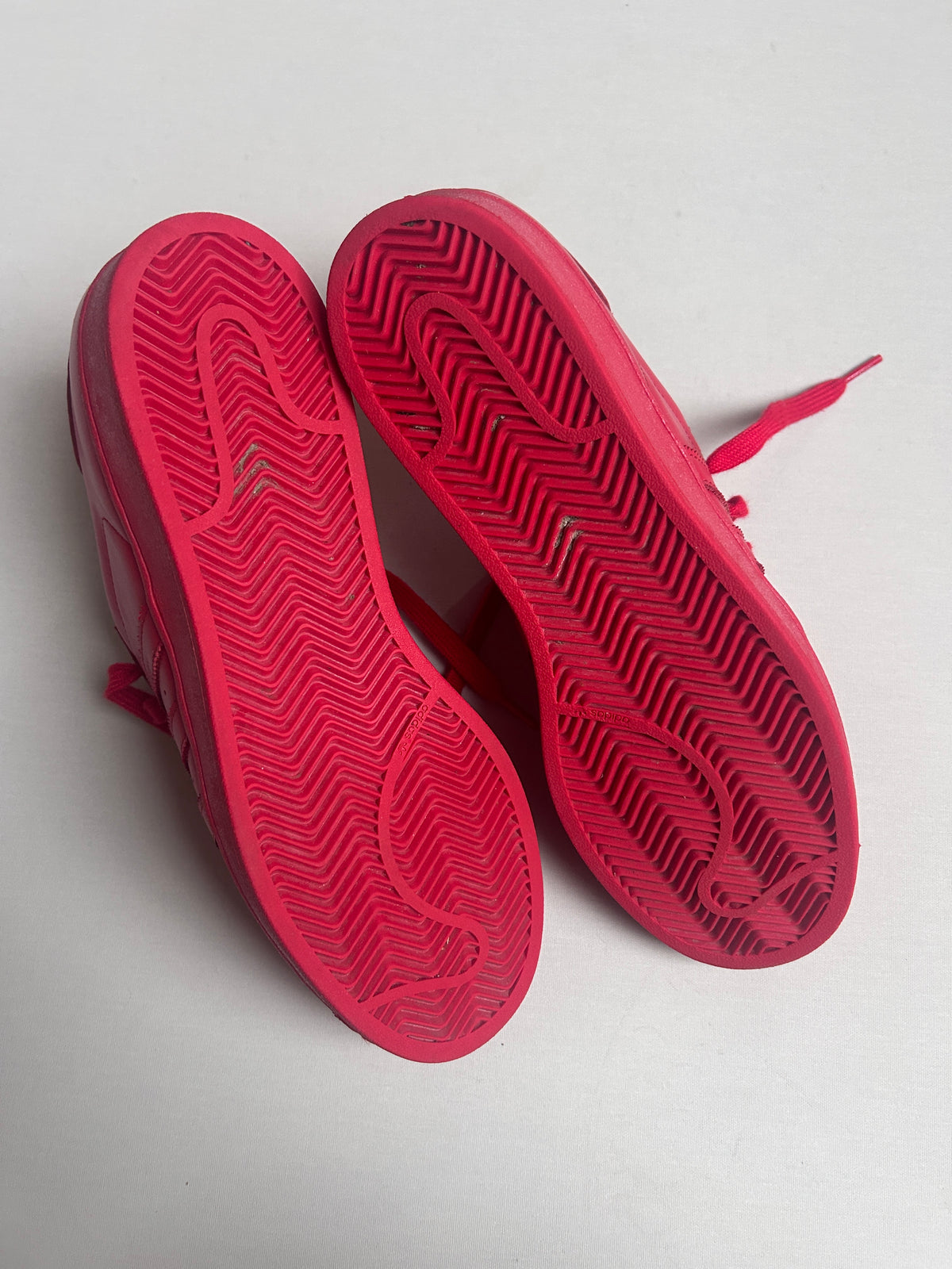 ADIDAS SUPERSTAR X PHARELL (44EU)
