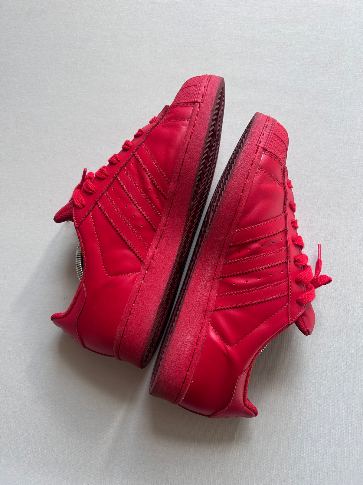 ADIDAS SUPERSTAR X PHARELL WILLIAMS (43EU)
