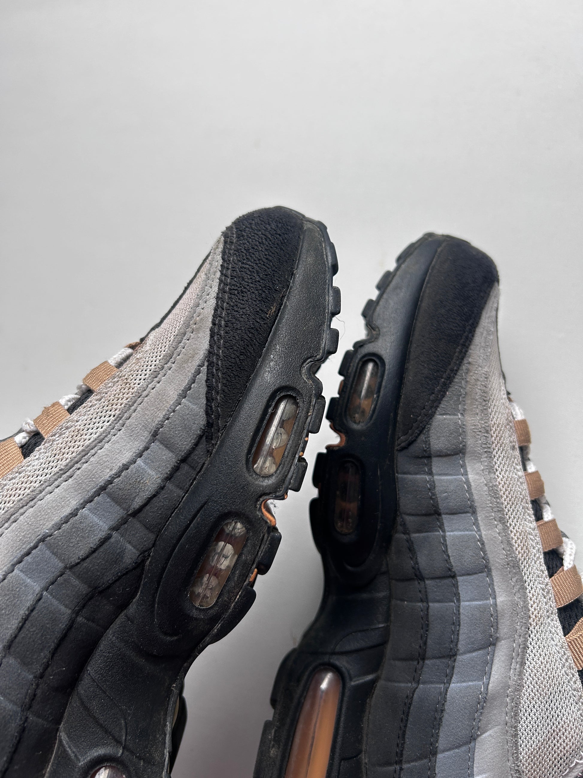 AIR MAX 95 “ICONS” 42,5EU