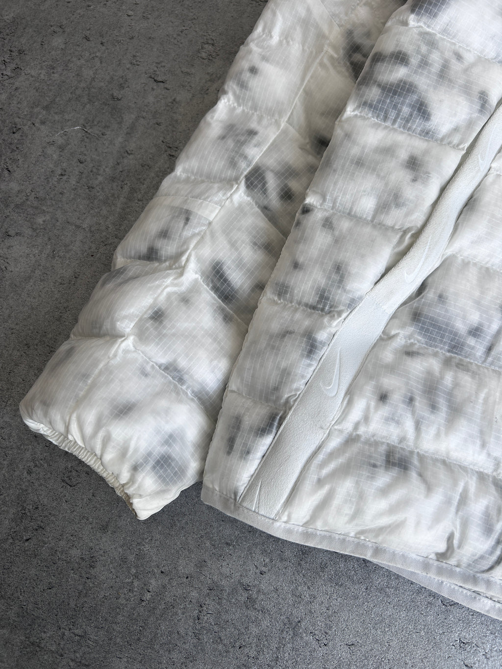 NIKE MARBLE ECODOWN JACKET (L)