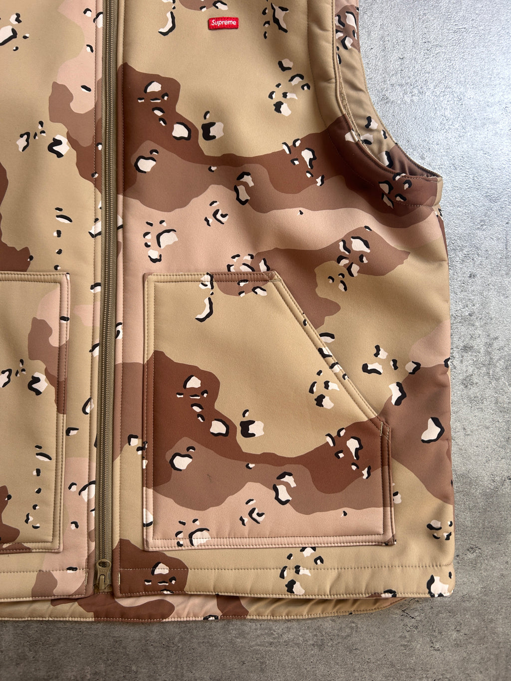 SUPREME X WINDSTOPPER DESERT CAMO VEST (L)
