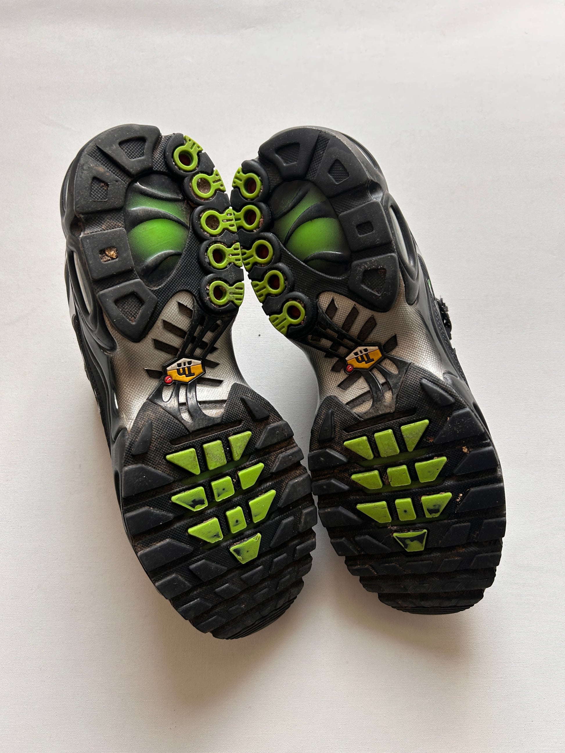 AIR MAX PLUS “BLACK GREEN STRIKE” 45EU