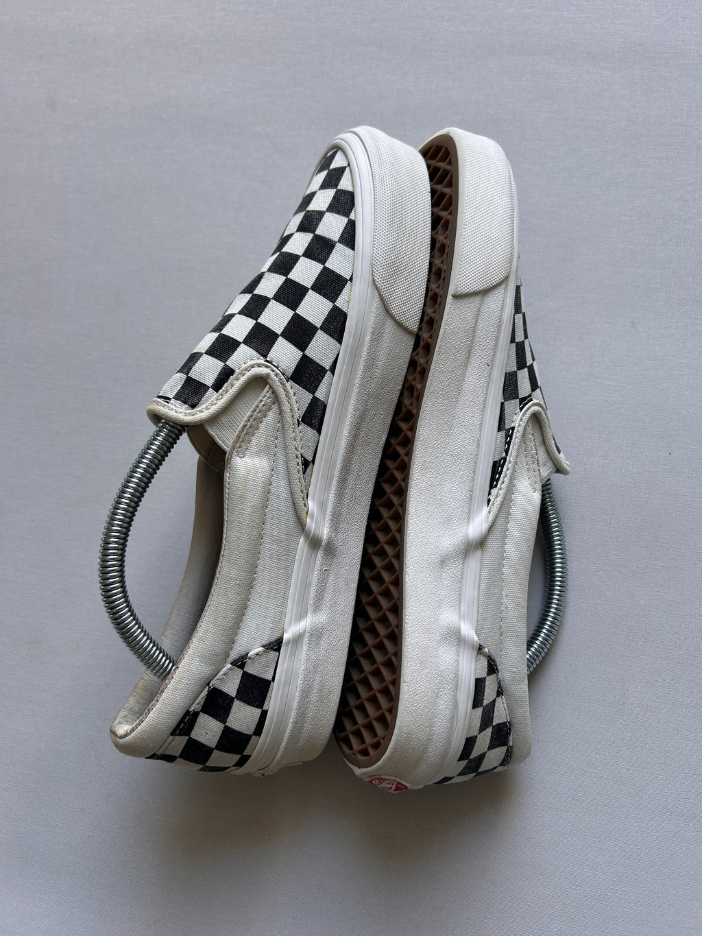 VANS CHECKER SLIP ONS (42,5EU)
