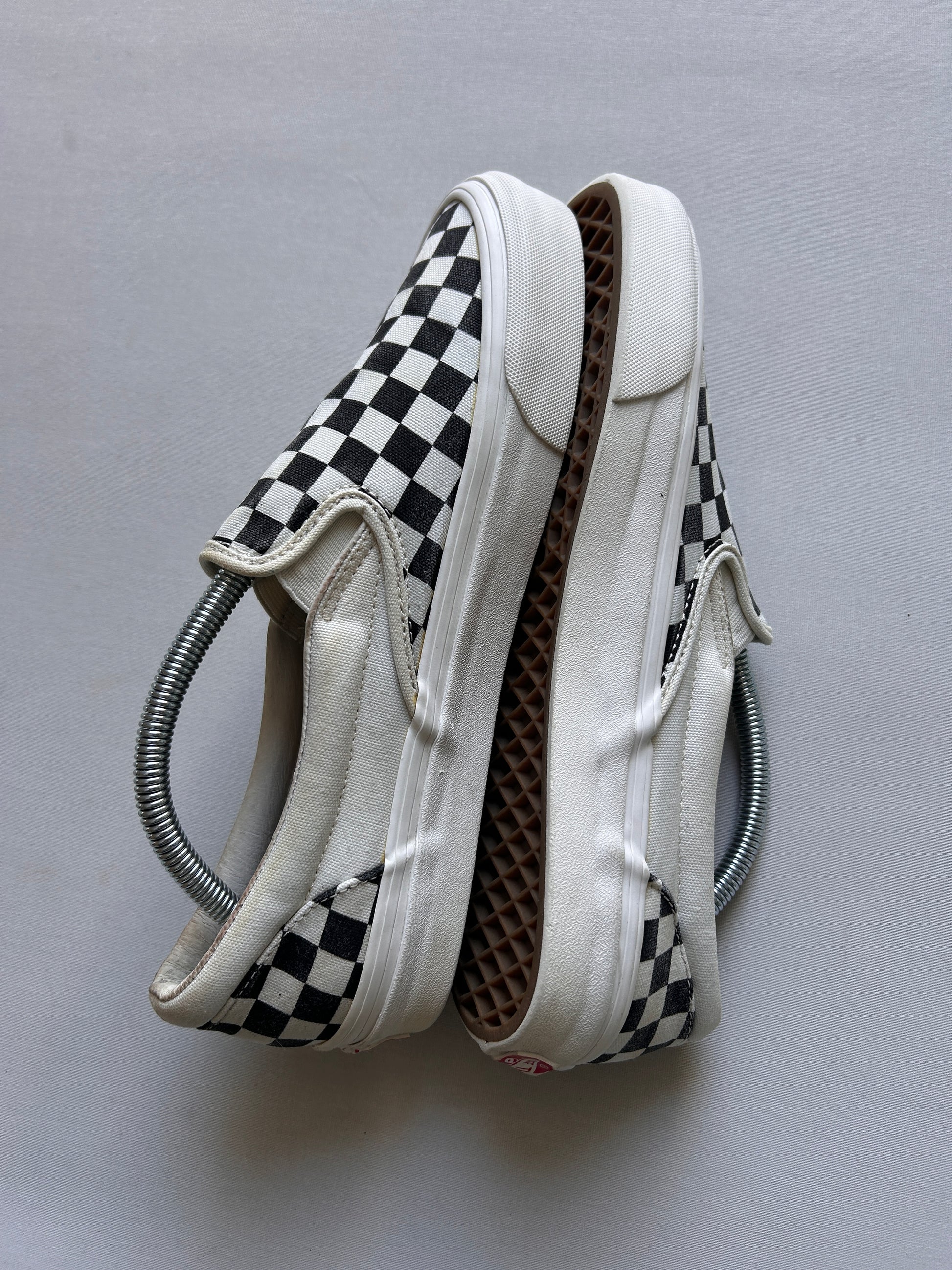 VANS CHECKER SLIP ONS (42,5EU)
