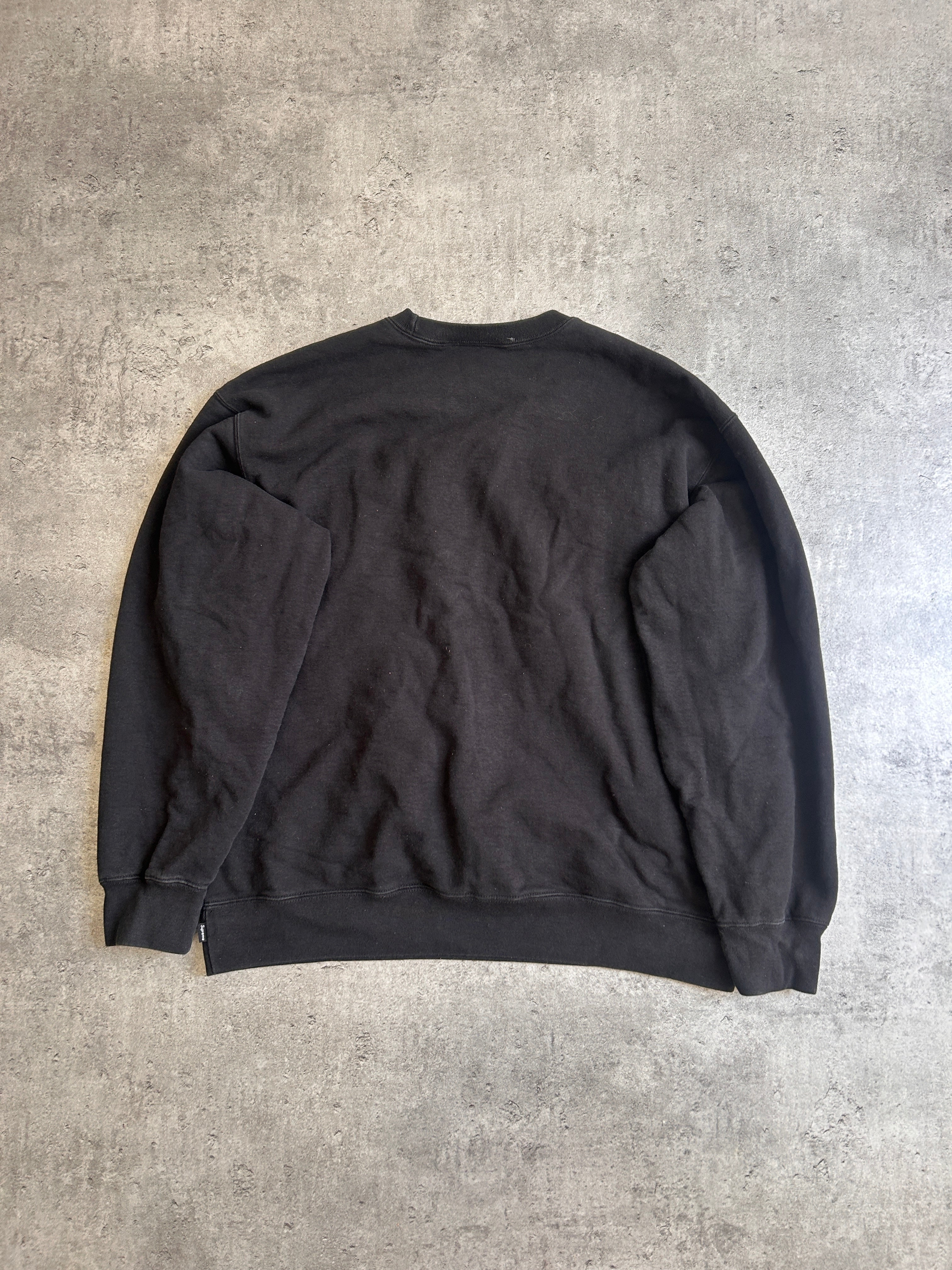 SUPREME STACKED CREWNECK (L) – Kicksweep