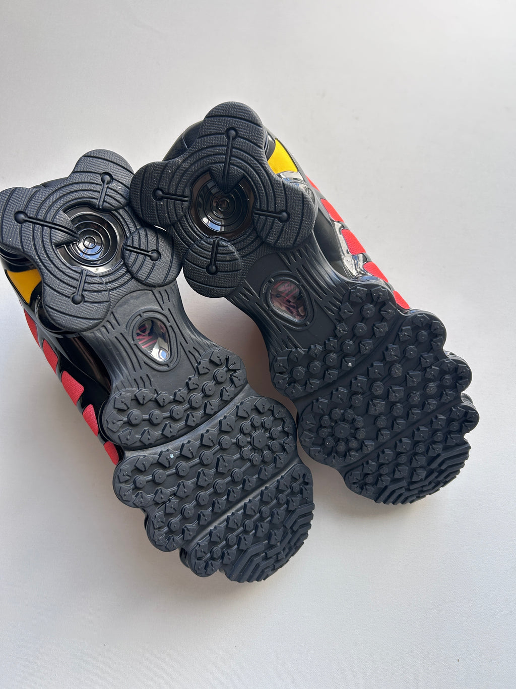 NIKE SHOX TL “SUNRISE” 42,5EU