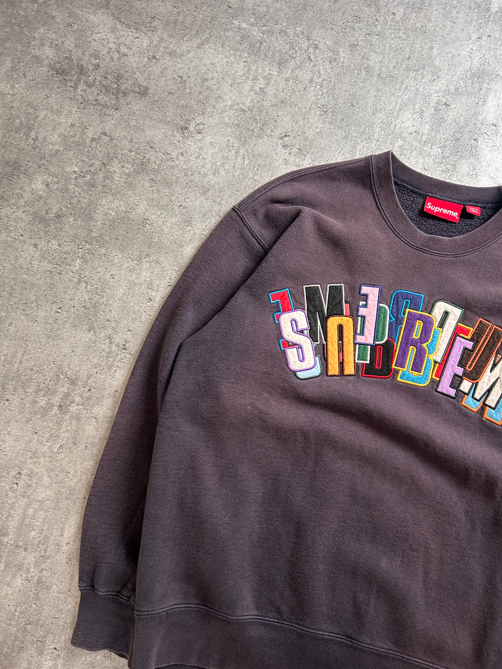 SUPREME STACKED CREWNECK (M)