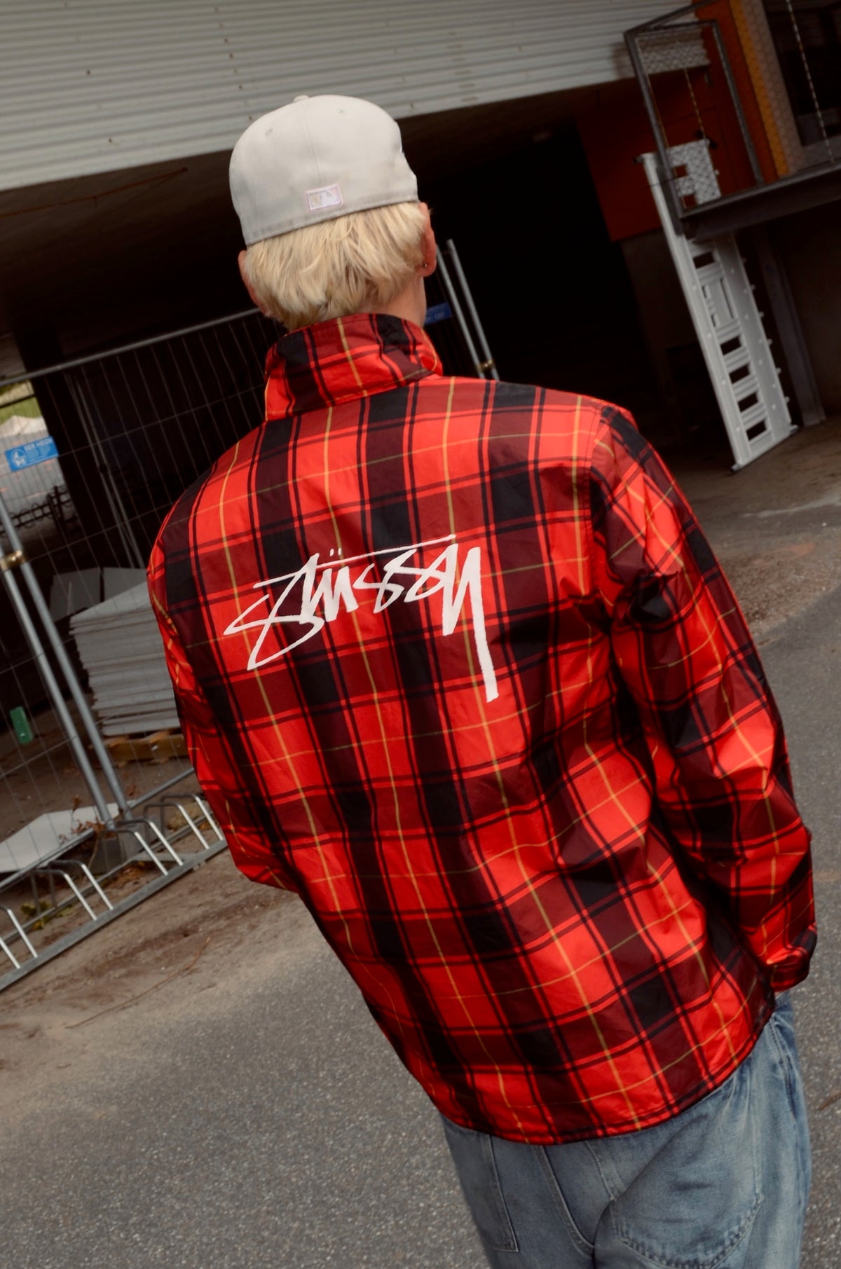 STÜSSY RED PLAID COACH JACKET (L)