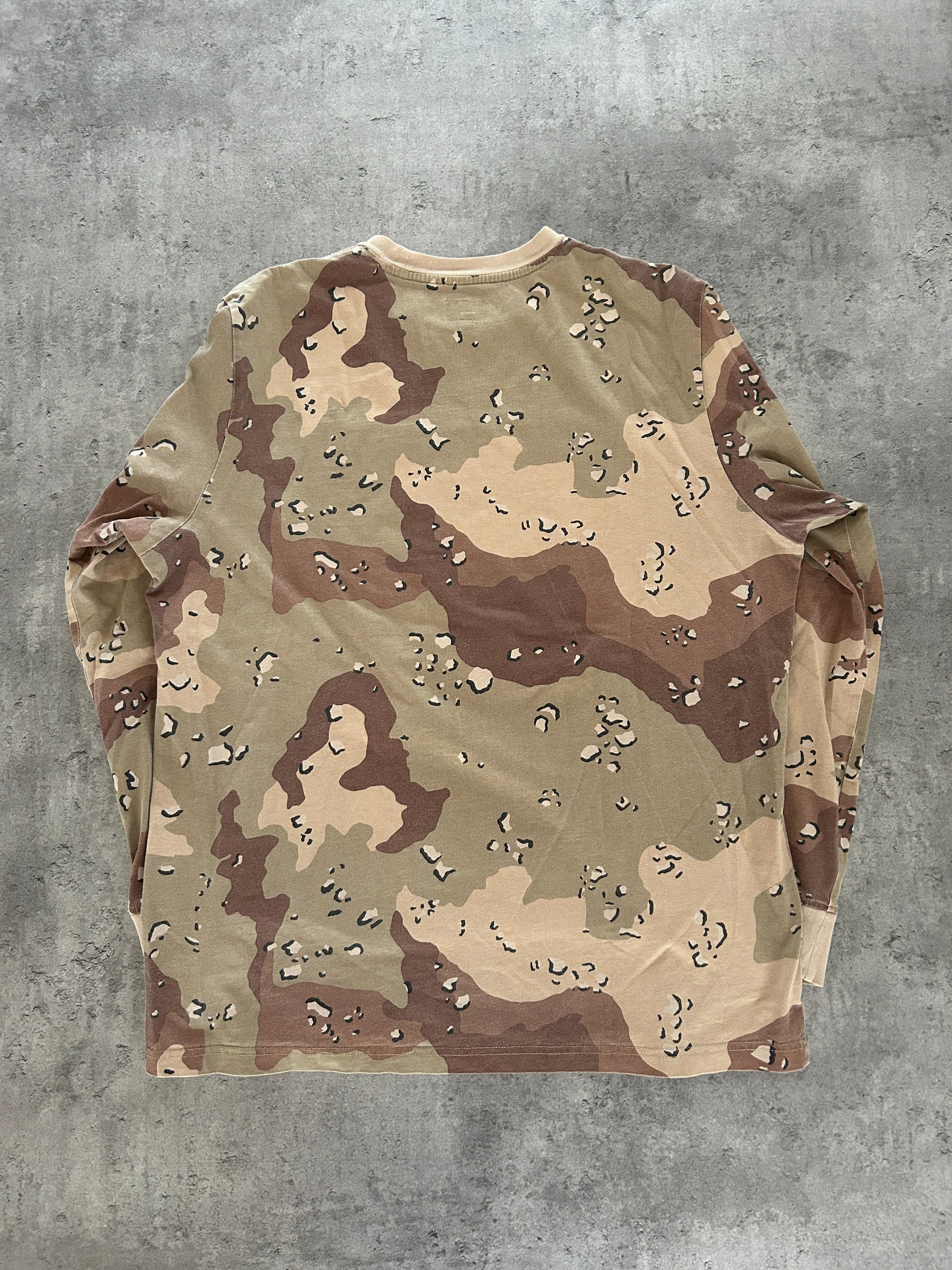 SUPREME NEEDLEPOINT PATCH DESERT CAMO LS (L)