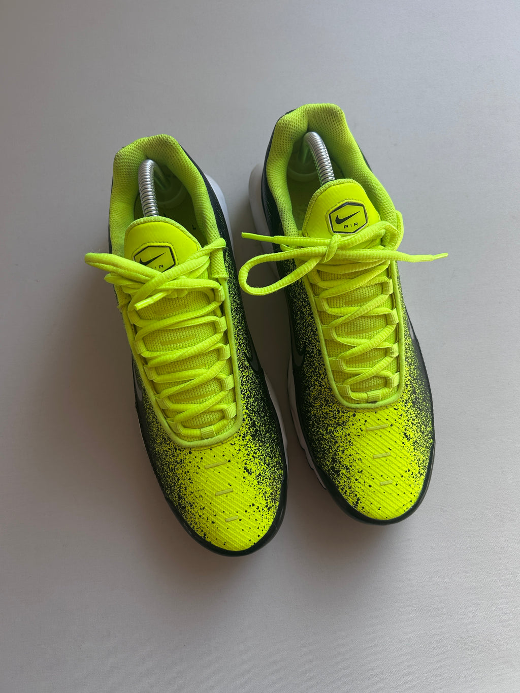 AIR MAX PLUS “NEON SPRAYPAINT” 42,5EU