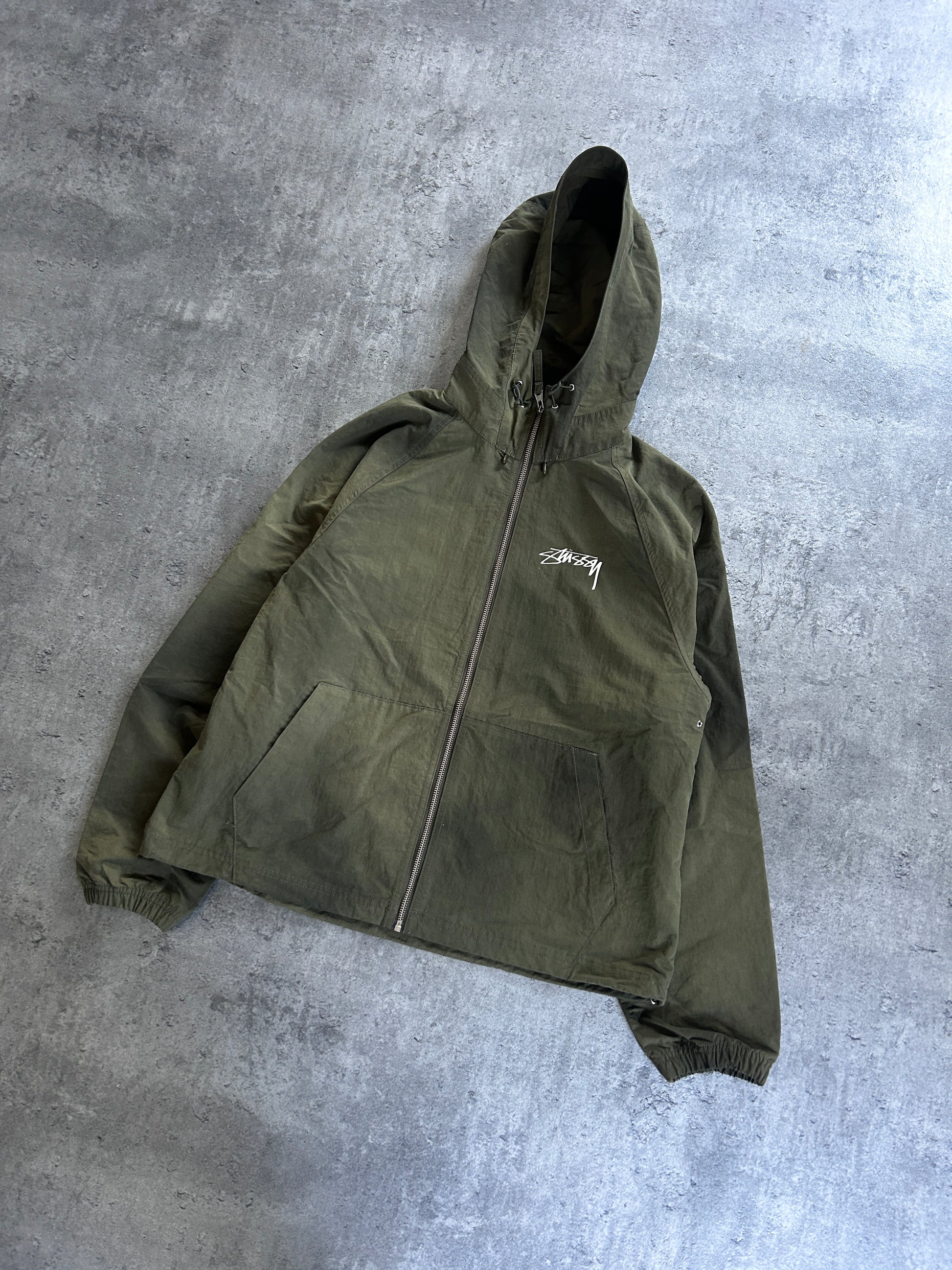STÜSSY BEACH SHELL “KHAKI GREEN” (S)