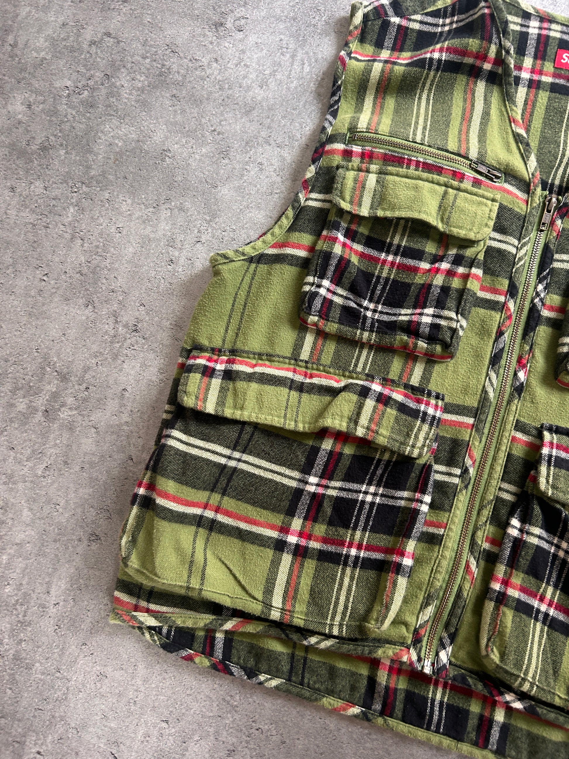 SUPREME TARTAN CHECK CARGO VEST (L)