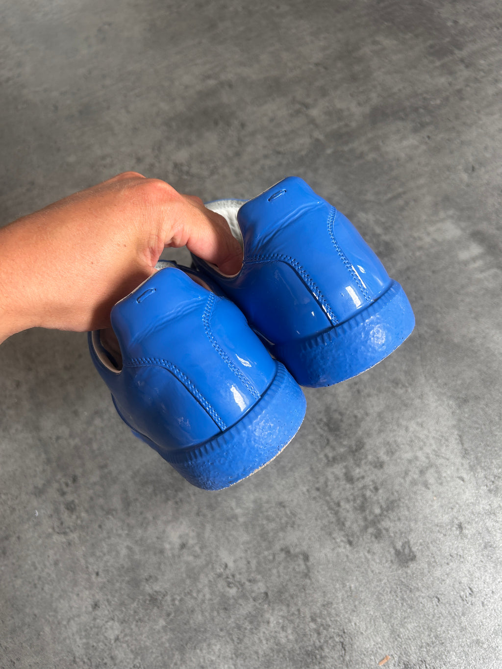 MAISON MARGIELA GATS “PATENT BLUE” 42EU