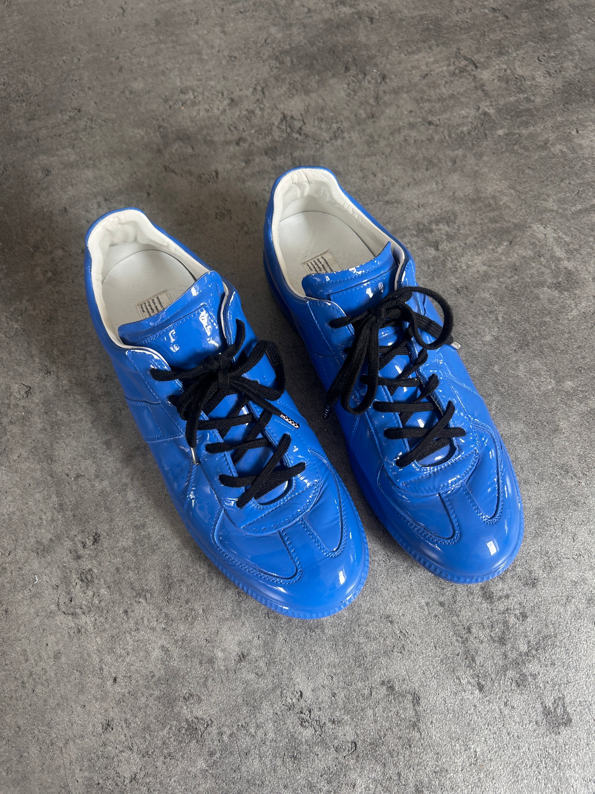 MAISON MARGIELA GATS “PATENT BLUE” 42EU