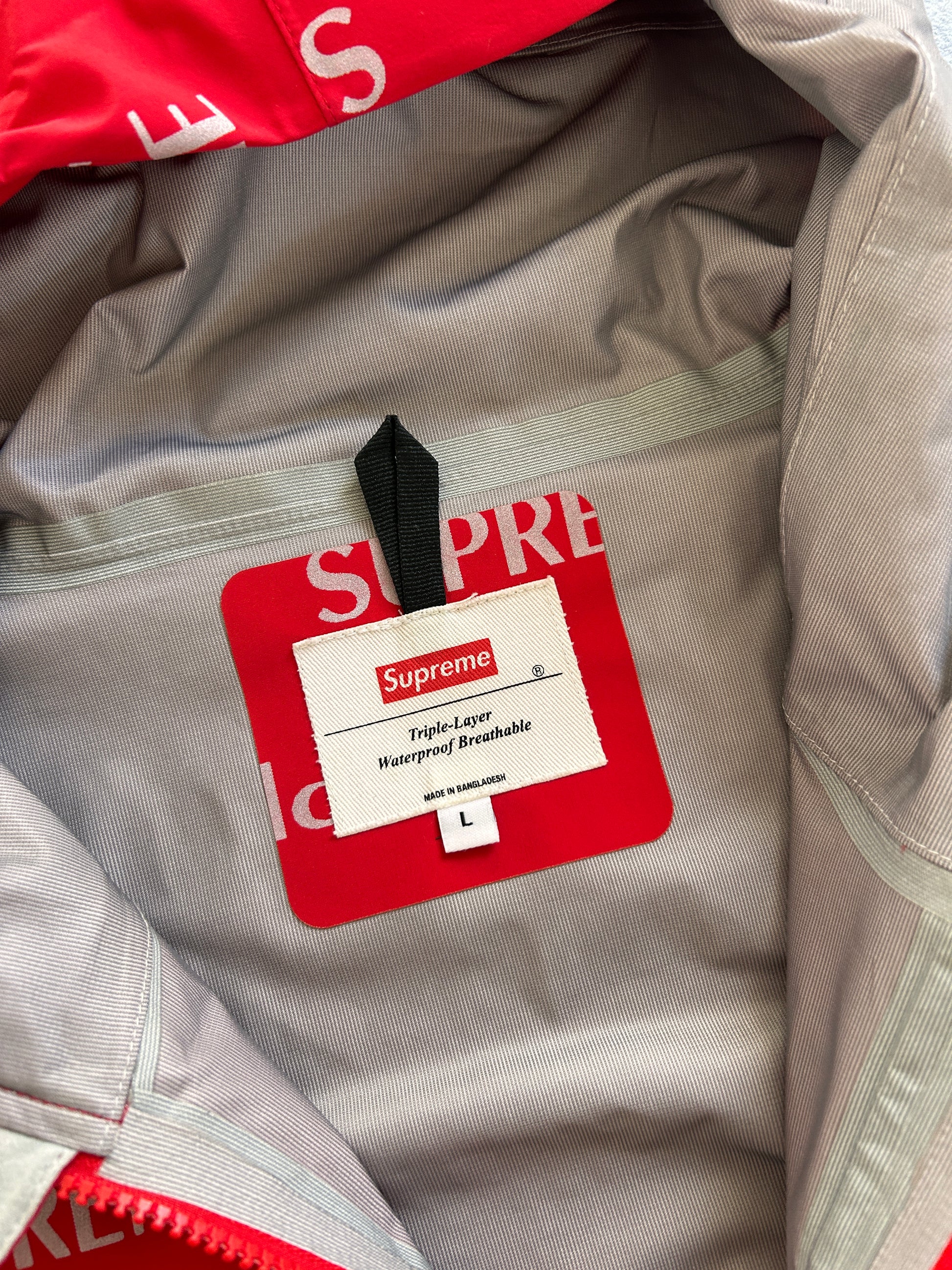 SUPREME REFLECTIVE REPEAT 3M TAPED SEAM JACKET (L)
