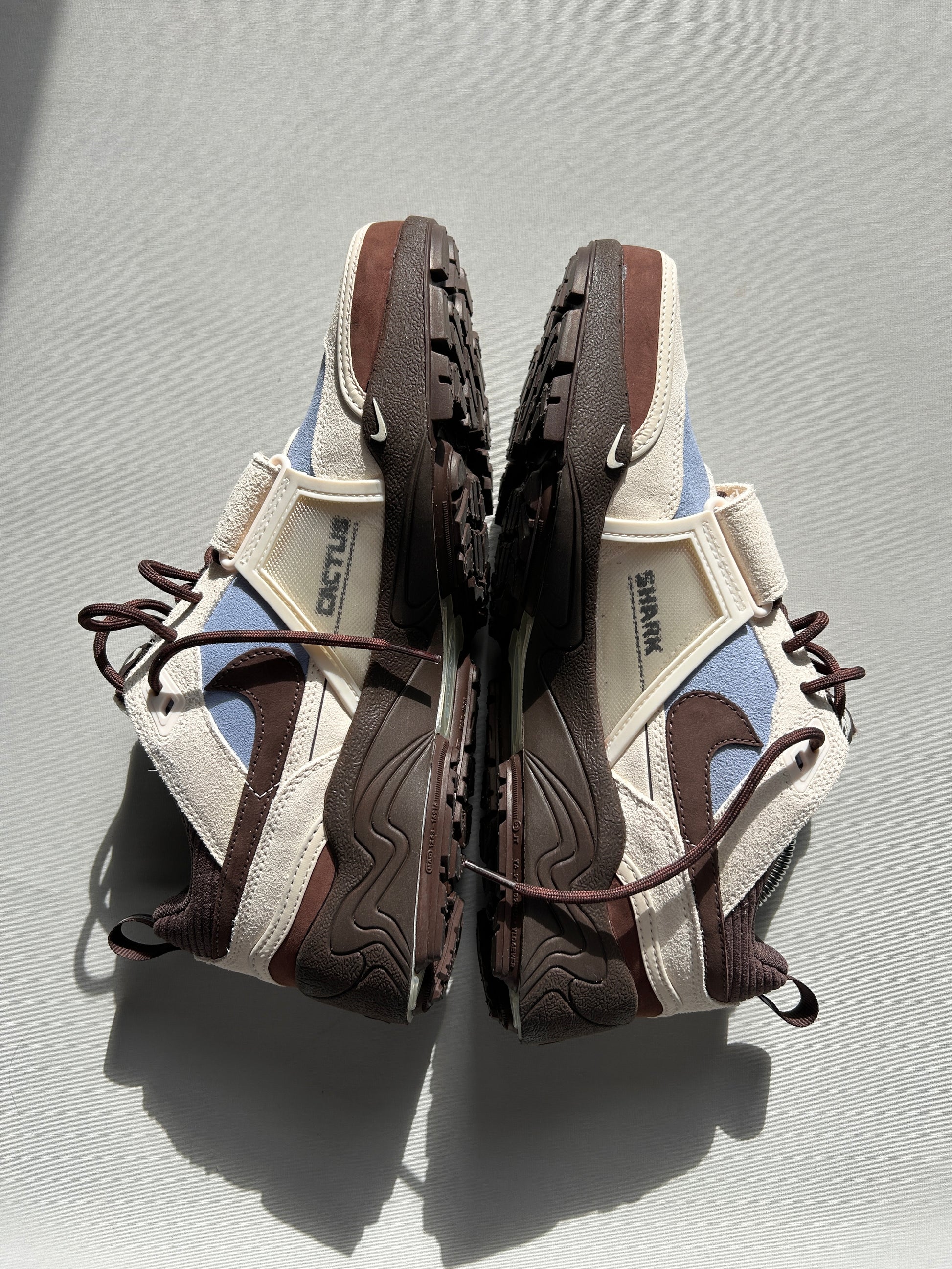NIKE ZOOM FIELD JAXX X TRAVIS SCOTT (43EU)