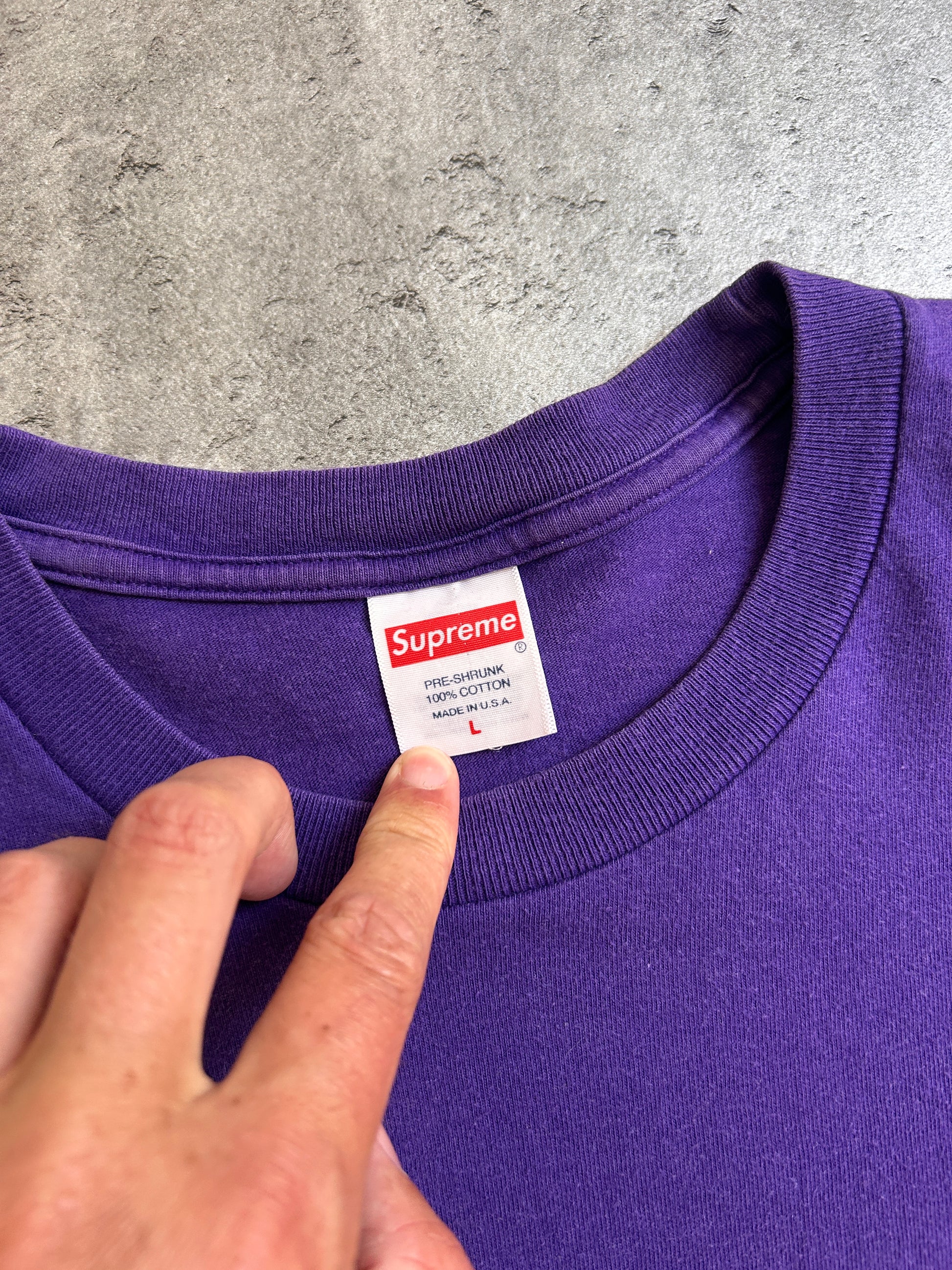 SUPREME ARABIC LOGO TEE (L)