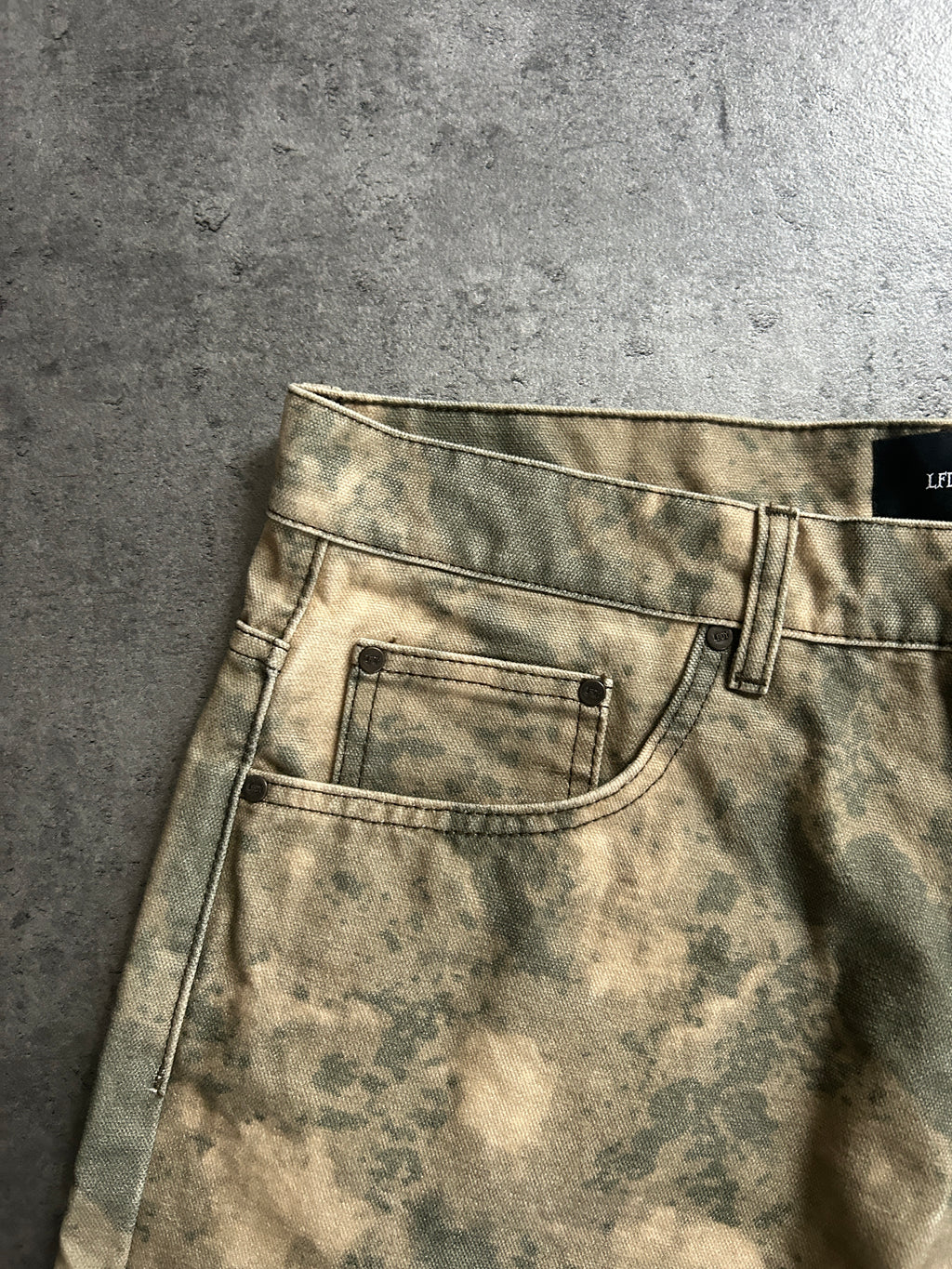 LFDY CAMO JEANS (M/W32)